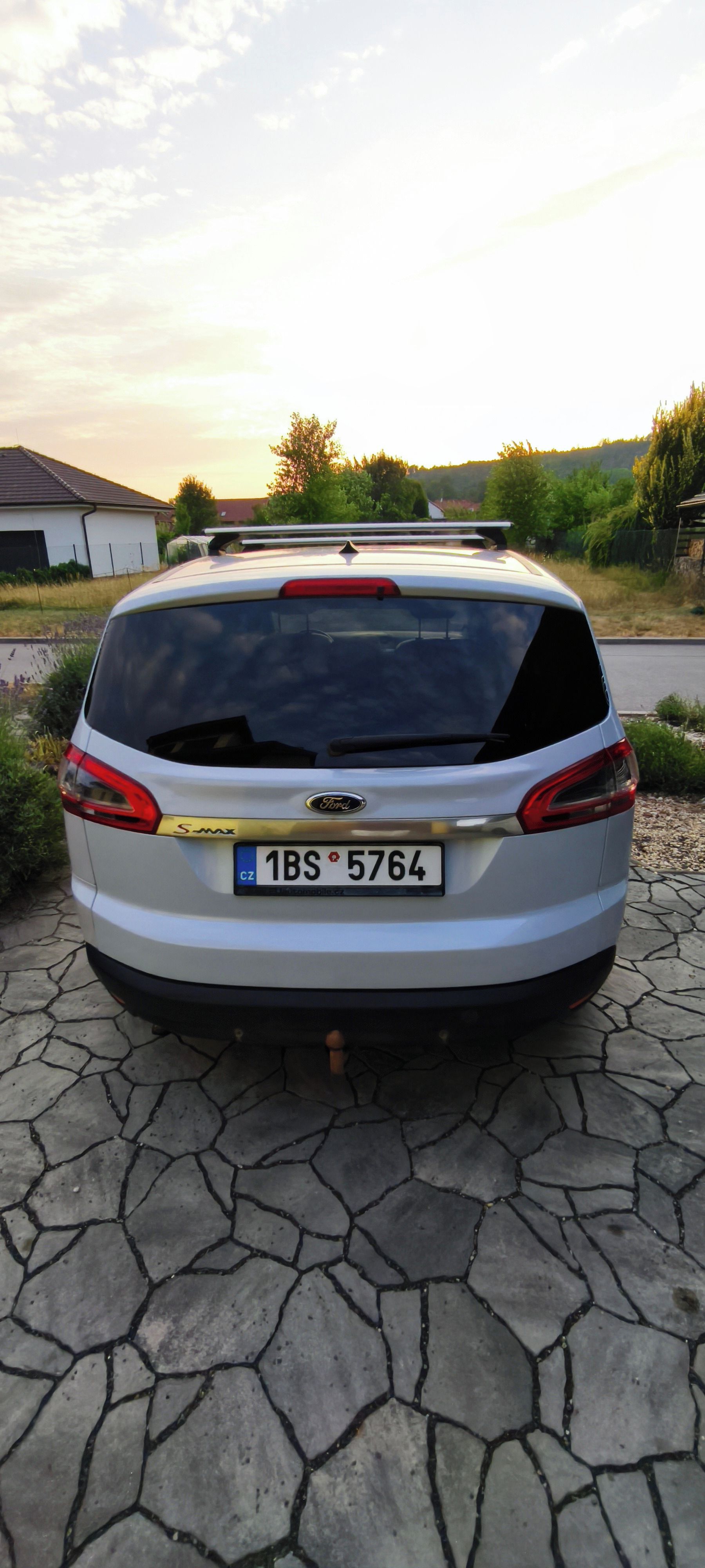 Ford S-MAX, 2.0TDCi,Titanium,7 míst,Tažné - fotka 4