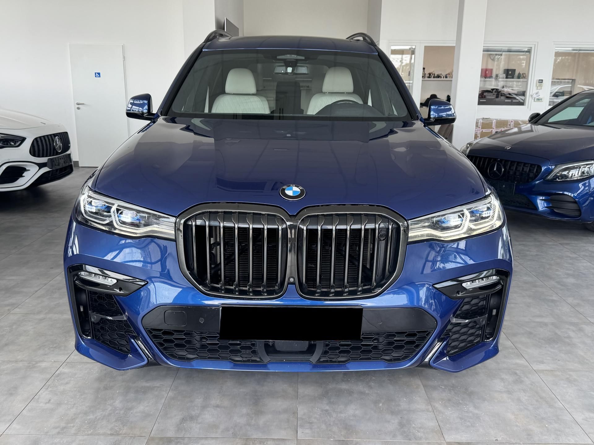 BMW X7, xDrive 40d M Sports - fotka 2