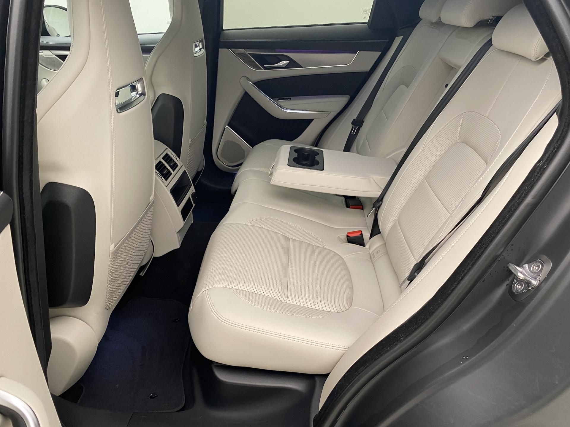 Jaguar F-Pace, D300 HSE AWD AUT CZ - fotka 5