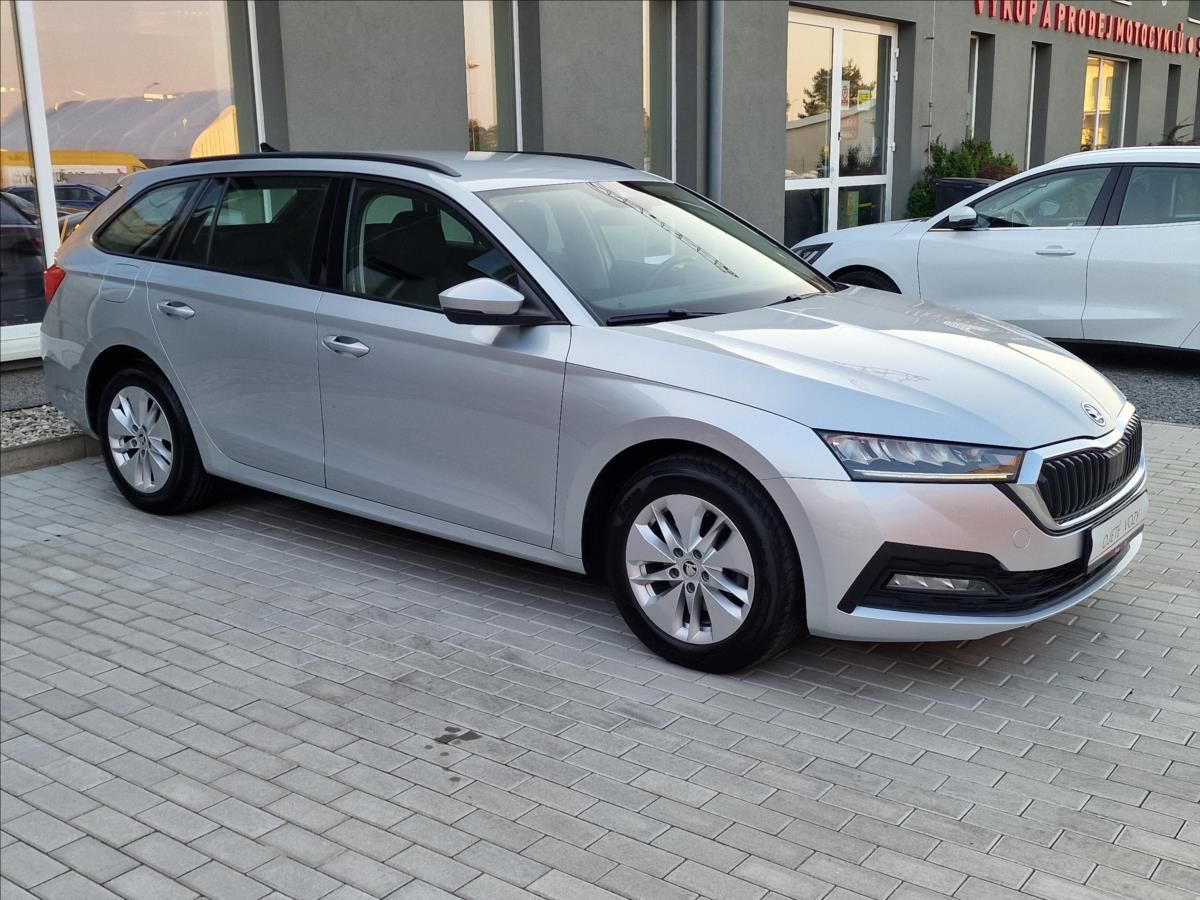 Škoda Octavia, 2.0TDI Combi, původ ČR,1.Maj. - fotka 2