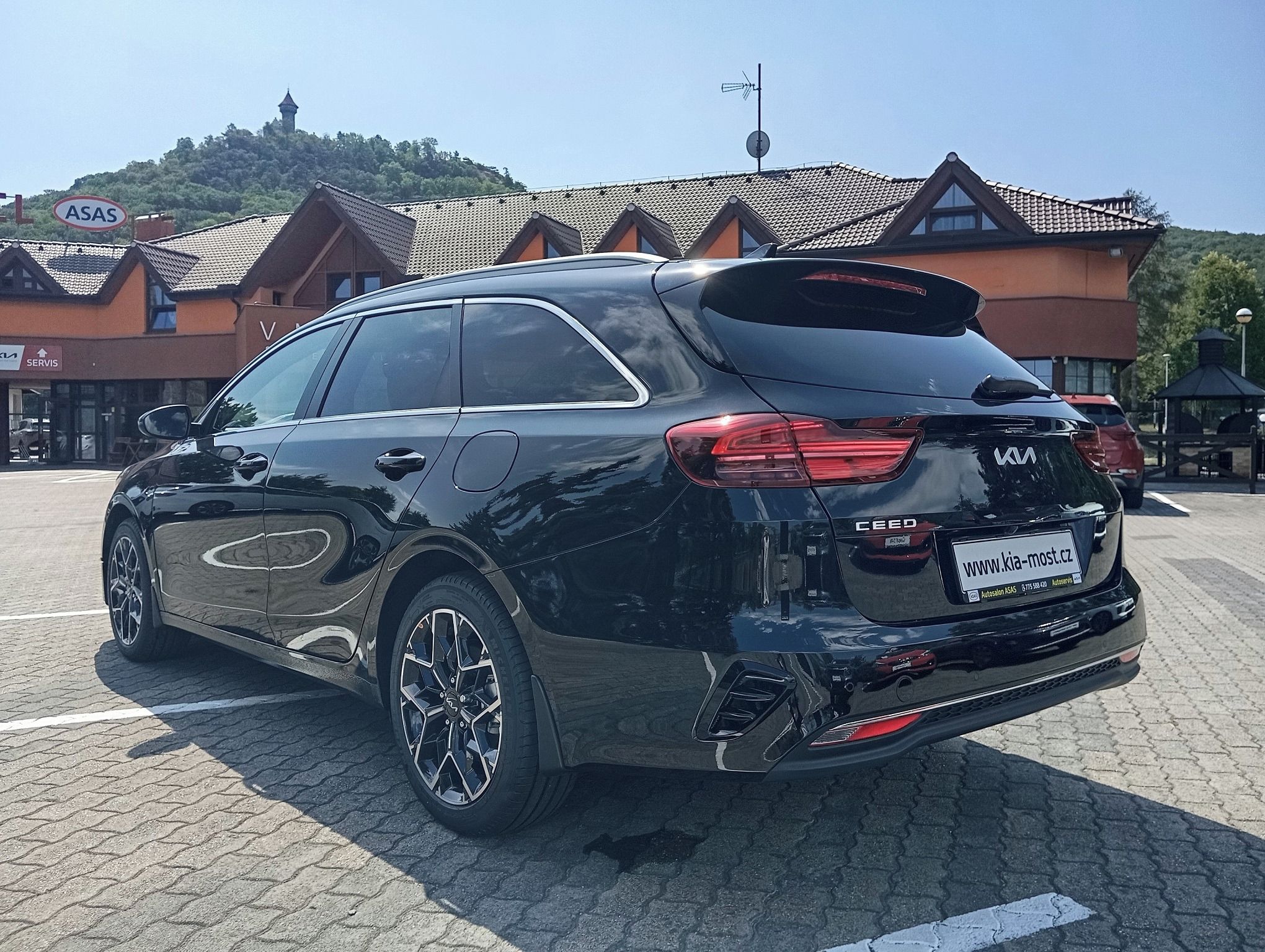 Kia Cee´d SW, 1.5 T-GDi EDICE 30 SLEVA - fotka 6