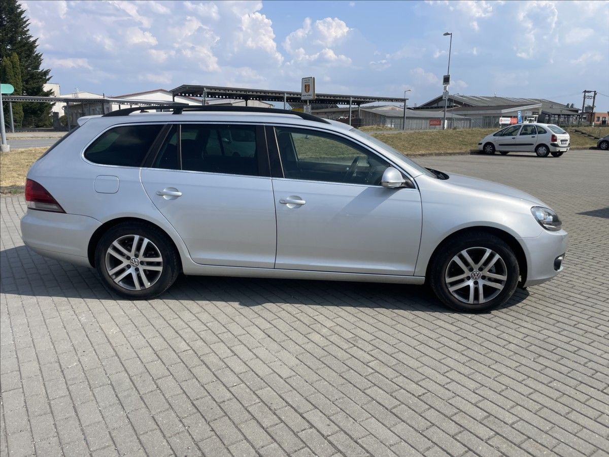 Volkswagen Golf, 1,4 TSi 90kw Variant po rozvod - fotka 5