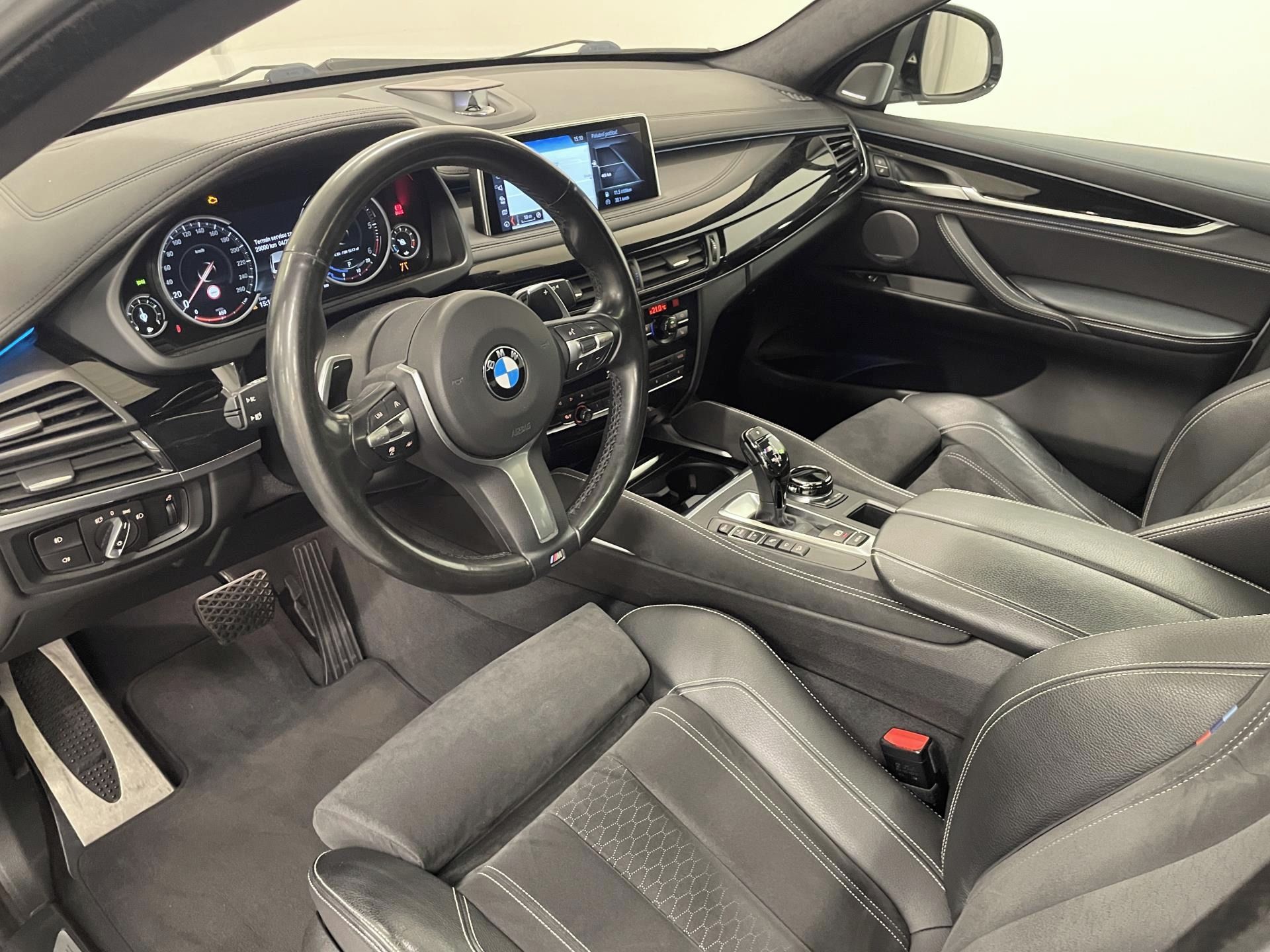 BMW X6, X6 50d xDrive, B&O - fotka 6