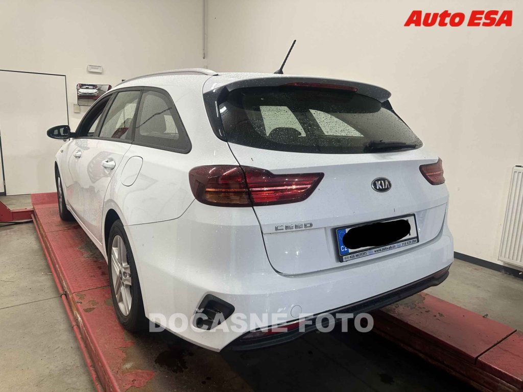 Kia Cee´d, 1.6 CRDi,ČR,servis.kniha - fotka 2