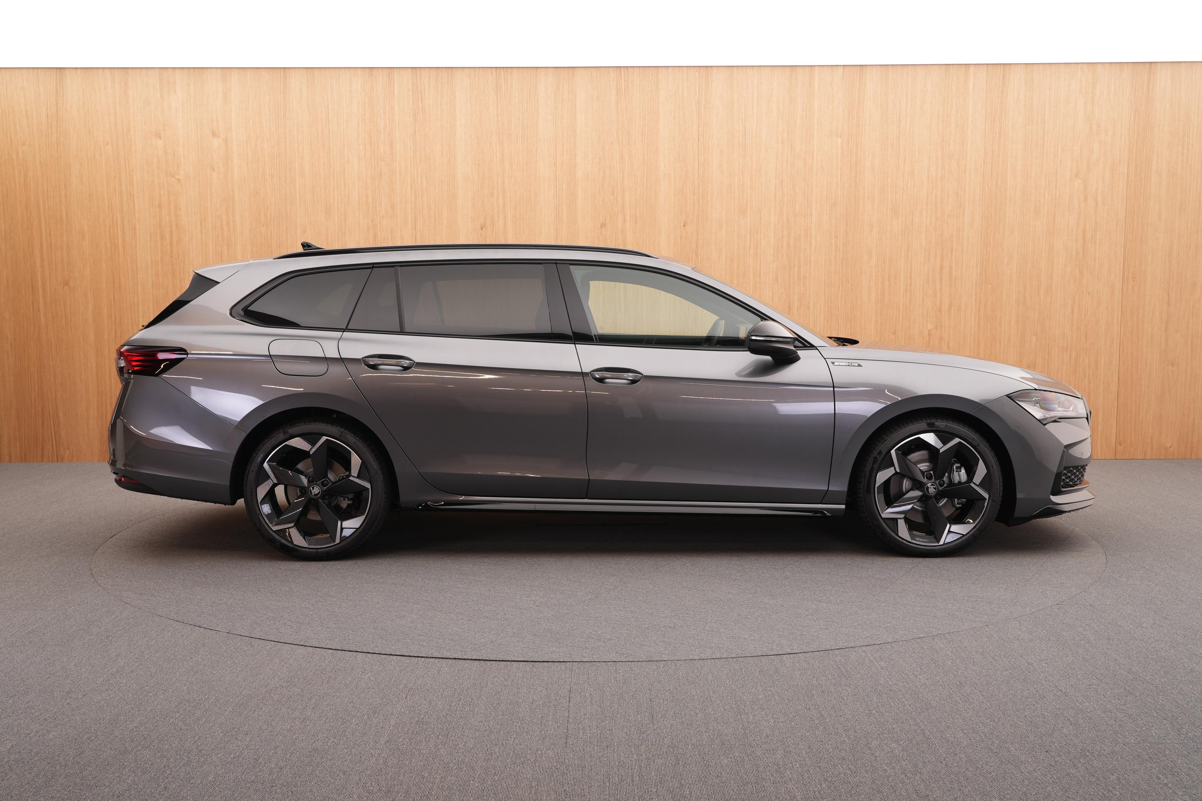 Škoda Superb, Sportline 2.0 TDI 4x4 DSG - fotka 5