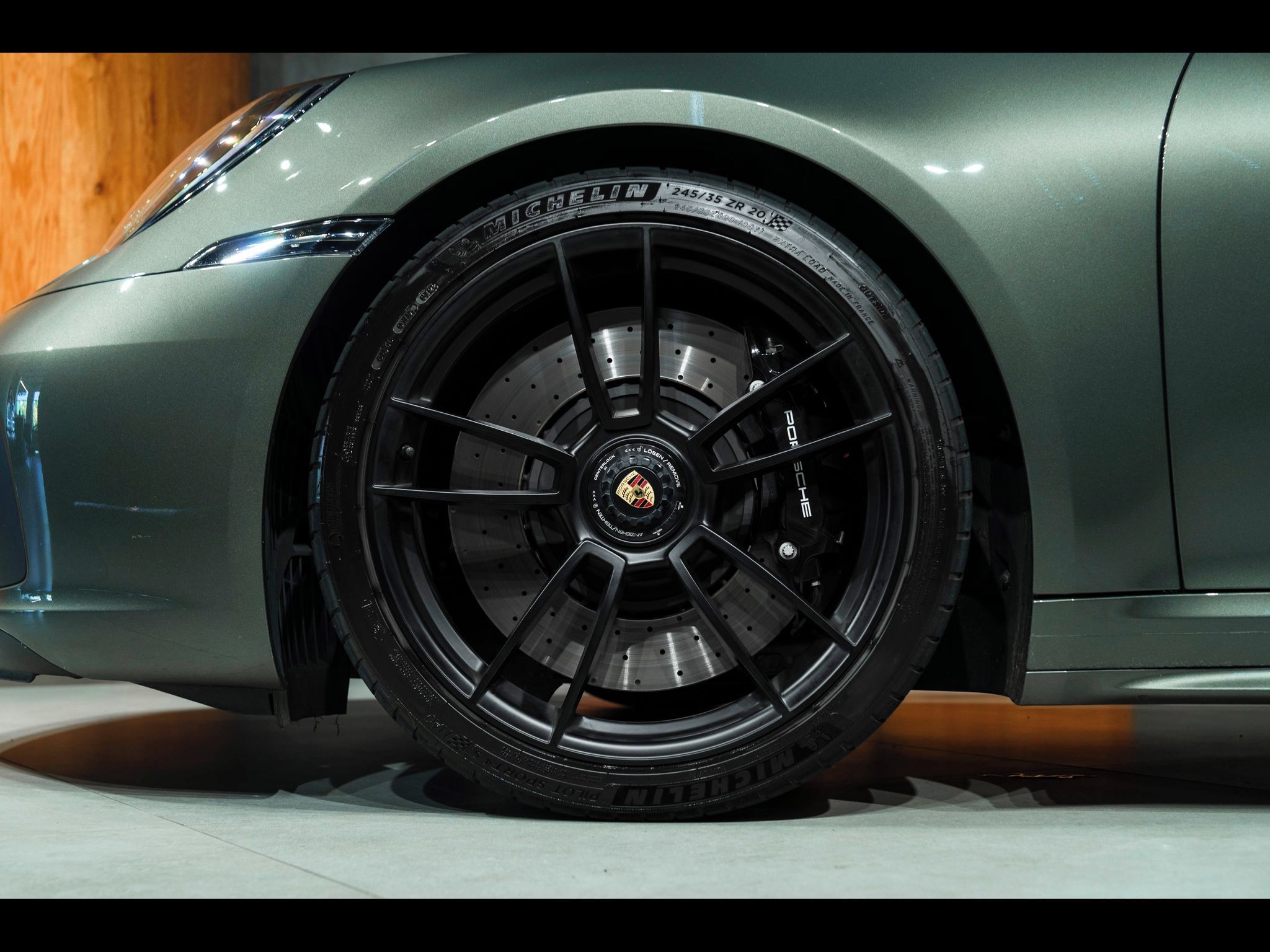 Porsche 911, 4 GTS - fotka 5