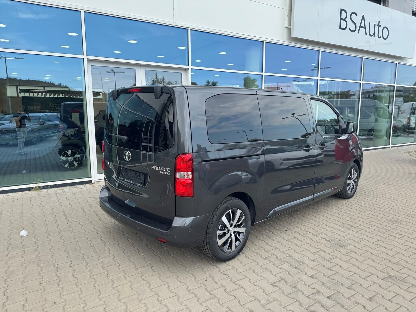 Toyota Proace Verso, 2,2 L1 AT8 7S VIP - fotka 5
