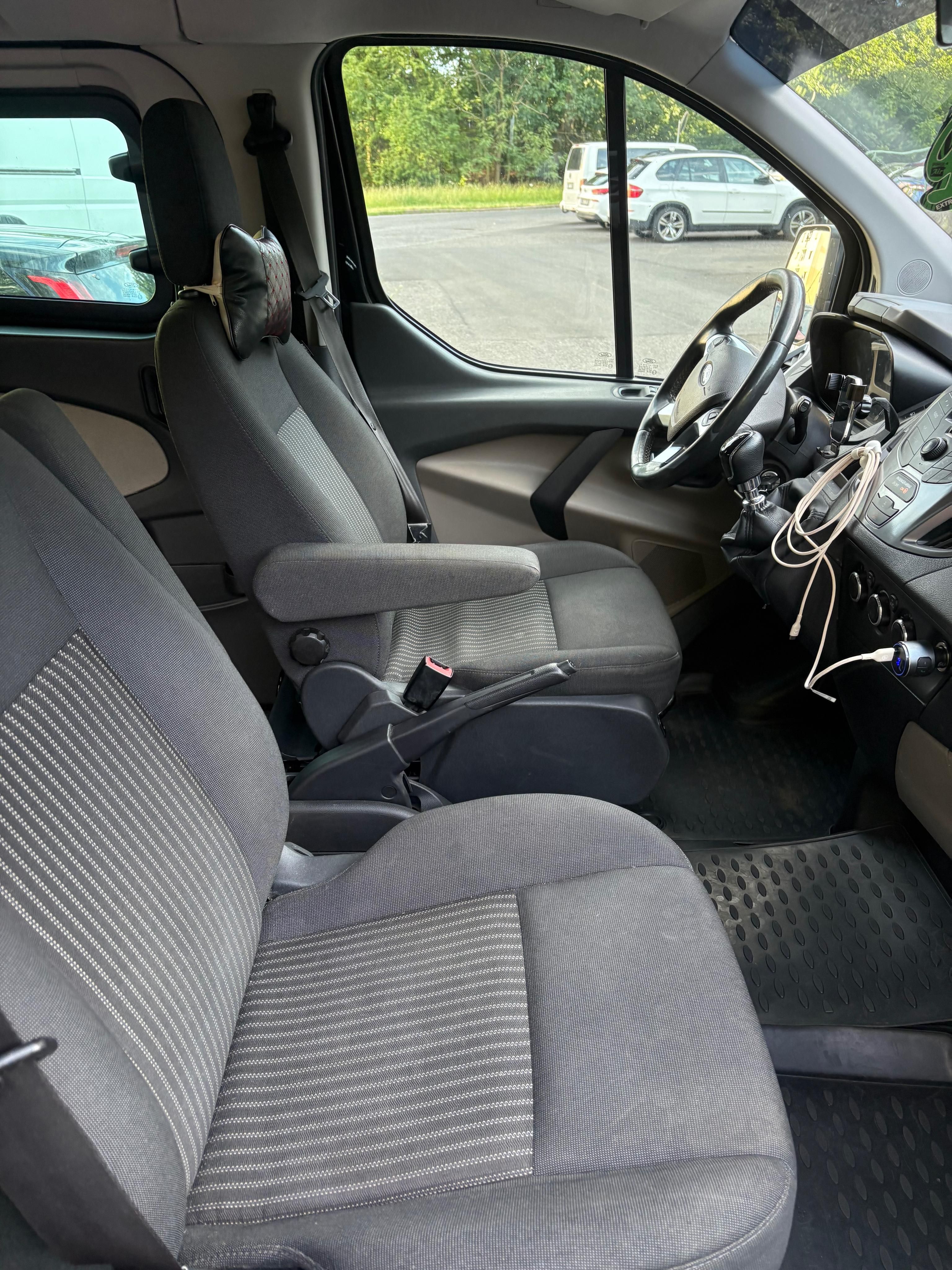 Ford Tourneo Custom - fotka 5