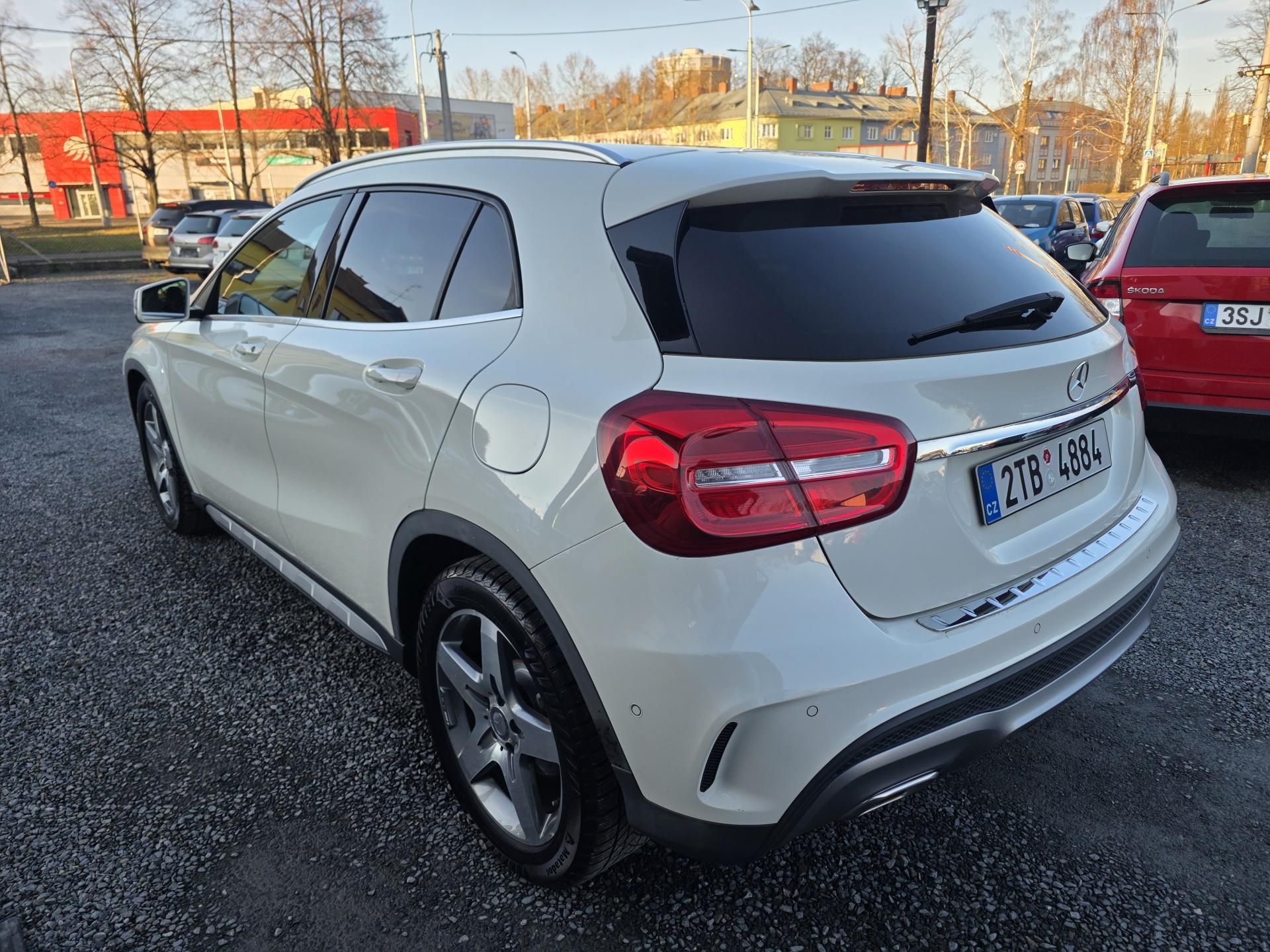 Mercedes-Benz GLA, 220CDI 4-MATIC AMG-Paket - fotka 3