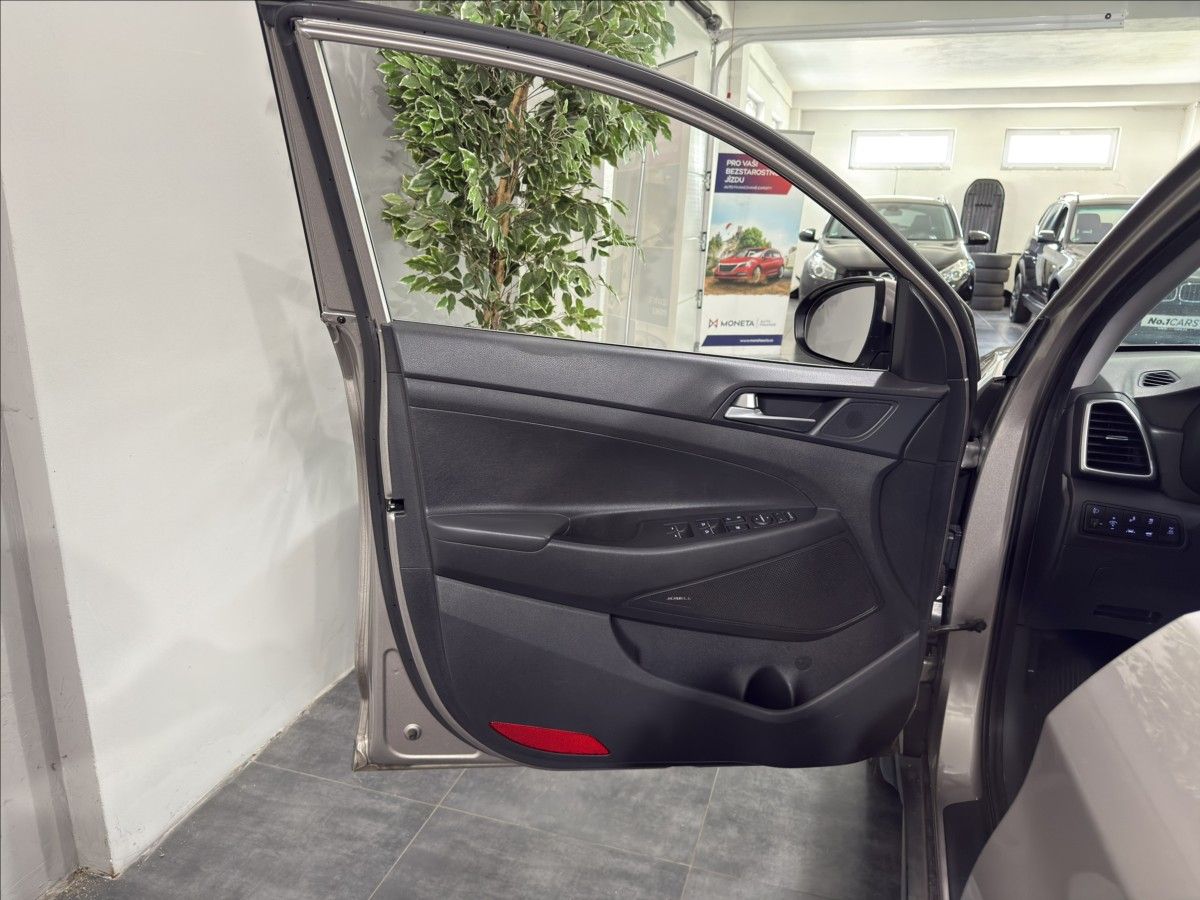 Hyundai Tucson, 2,0   CRDI 4X4 136KW PREMIUM - fotka 6