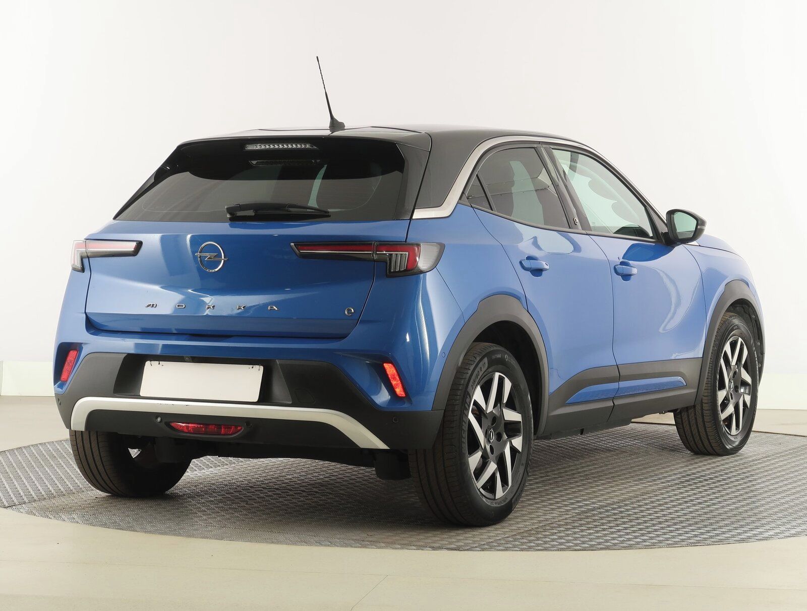 Opel Mokka, Electric 50 kWh, SoH 92% - fotka 5