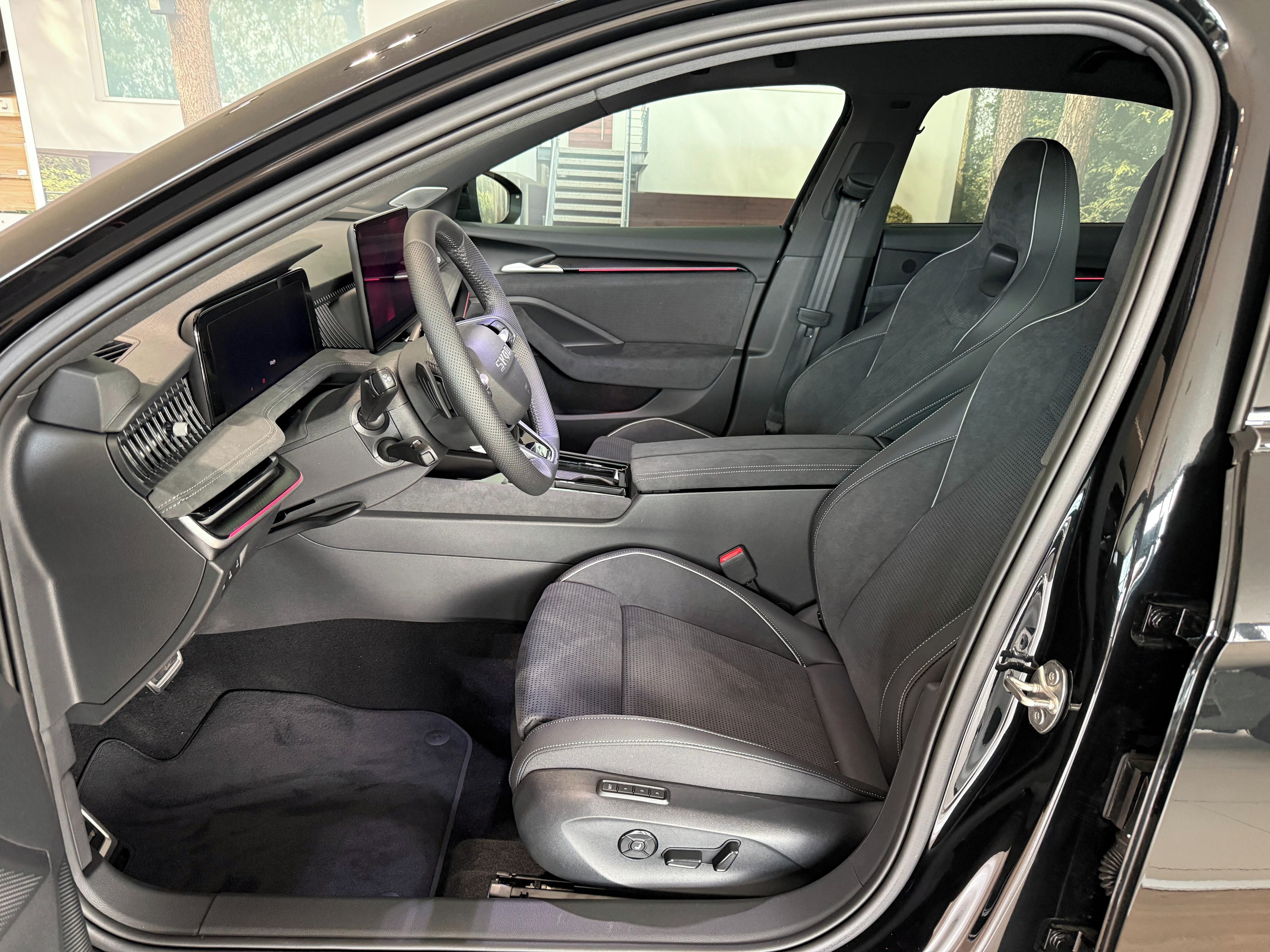 Škoda Superb, 2.0TSI 195kW DSG 4x4 SportLine - fotka 5
