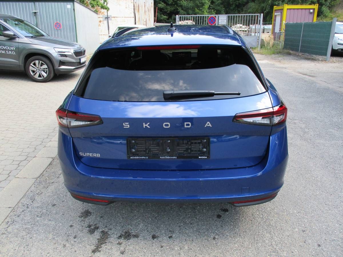 Škoda Superb, Combi Selection 2,0TDI 110 kW - fotka 6