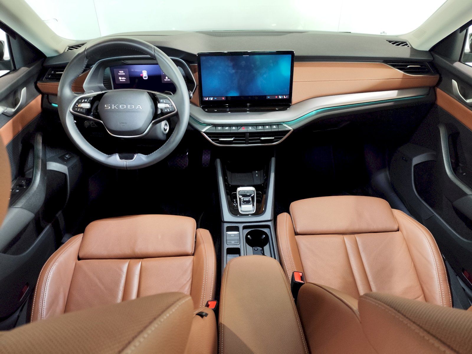 Škoda Octavia, OCTAVIA COMBI 4x4 EXCLUSIVE SE - fotka 5