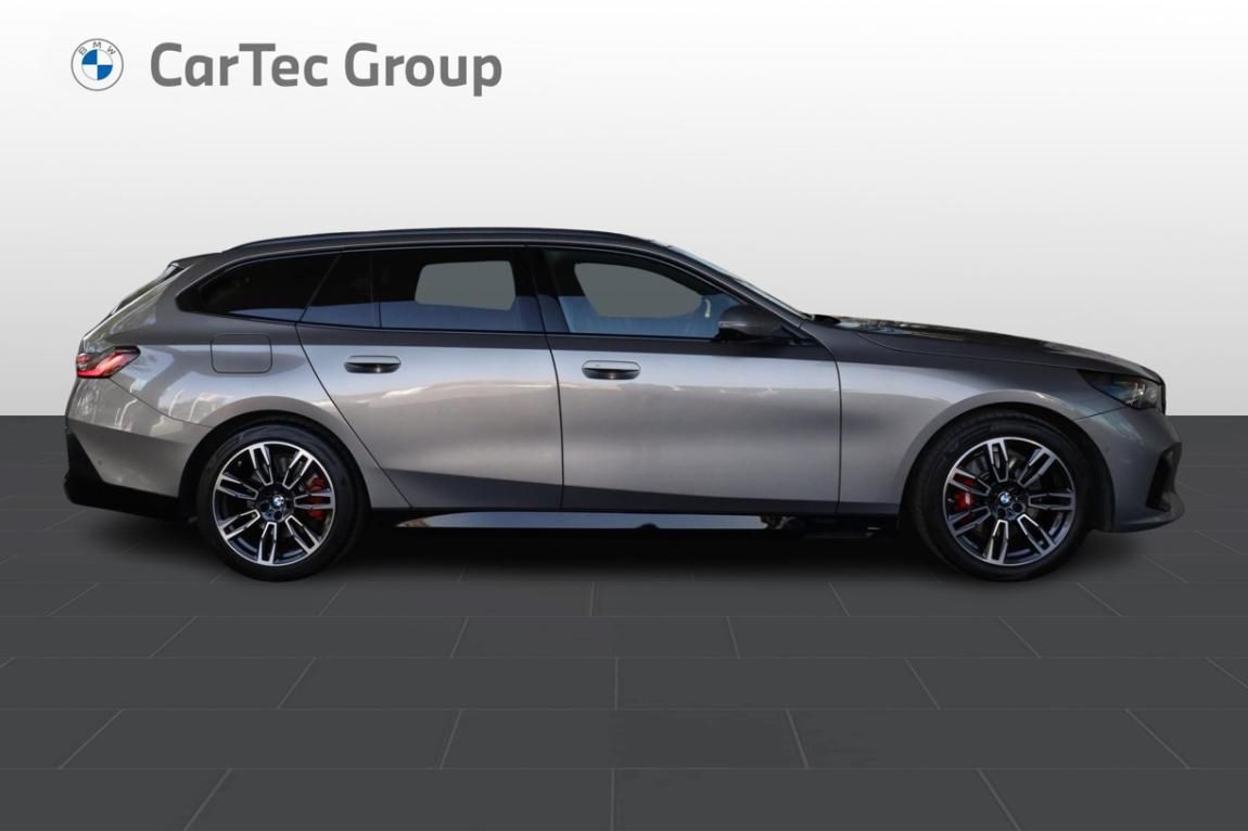 BMW Řada 5, 530e xDrive Touring - fotka 4