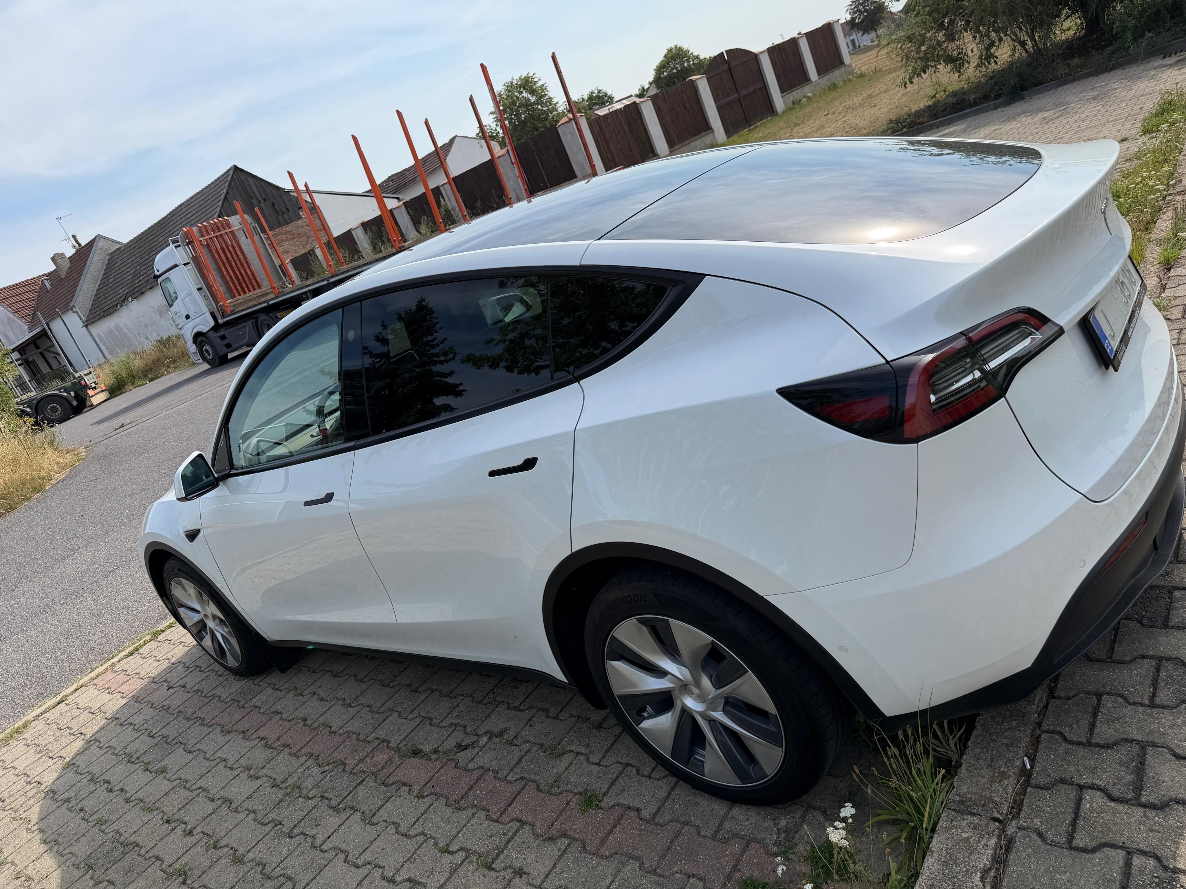 Tesla Model Y, Long Range 378KW 93% - fotka 5