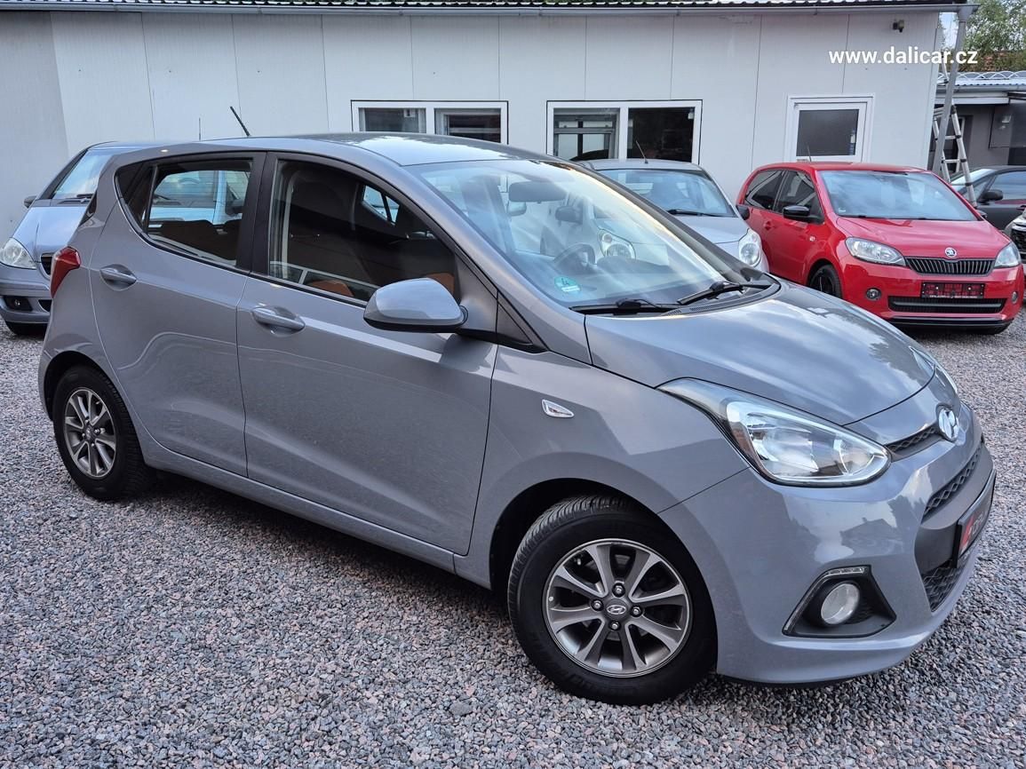 Hyundai i10, 1.2i 64 KW Klima FIFA Edice - fotka 5