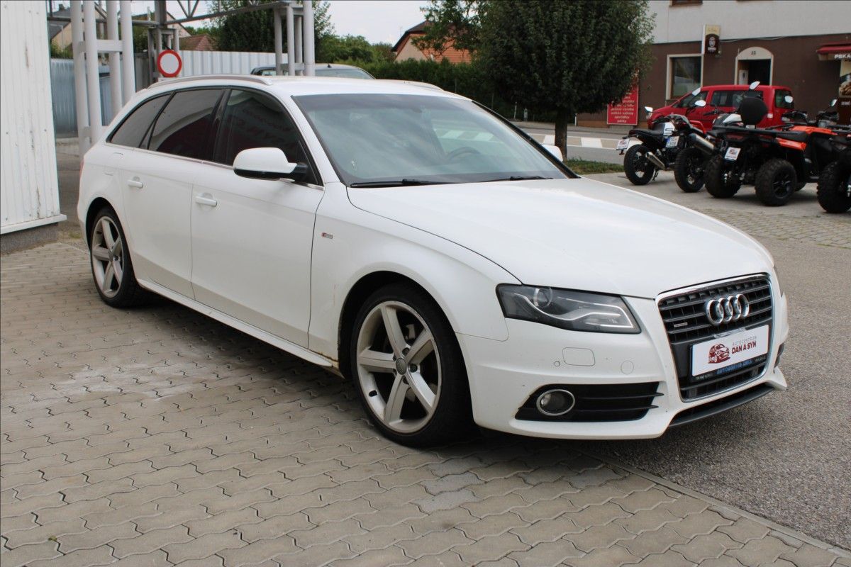 Audi A4, 2,0 TDI quattro Avant S-line - fotka 2