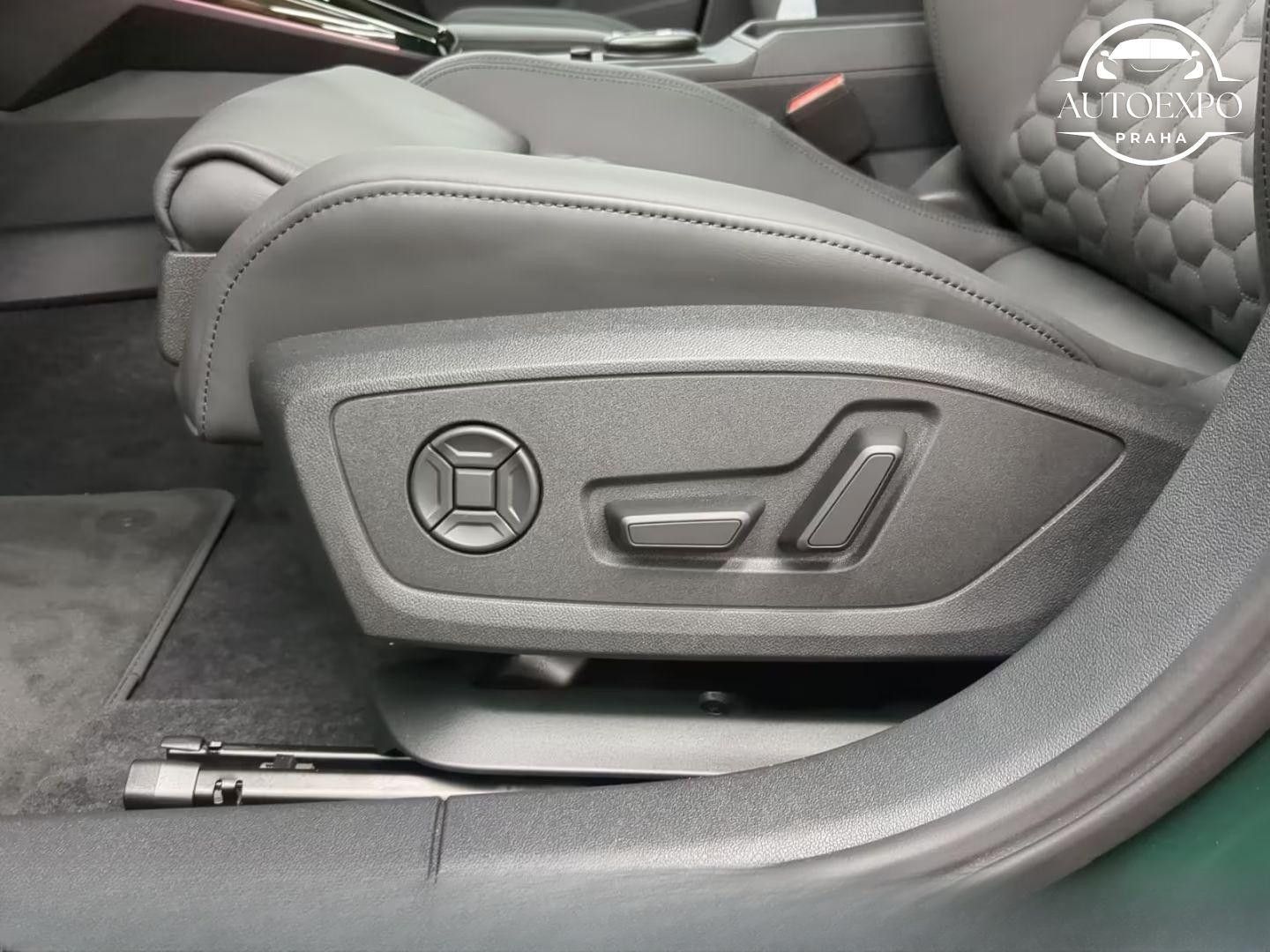 Audi RS3, Sportback quattro* - fotka 6
