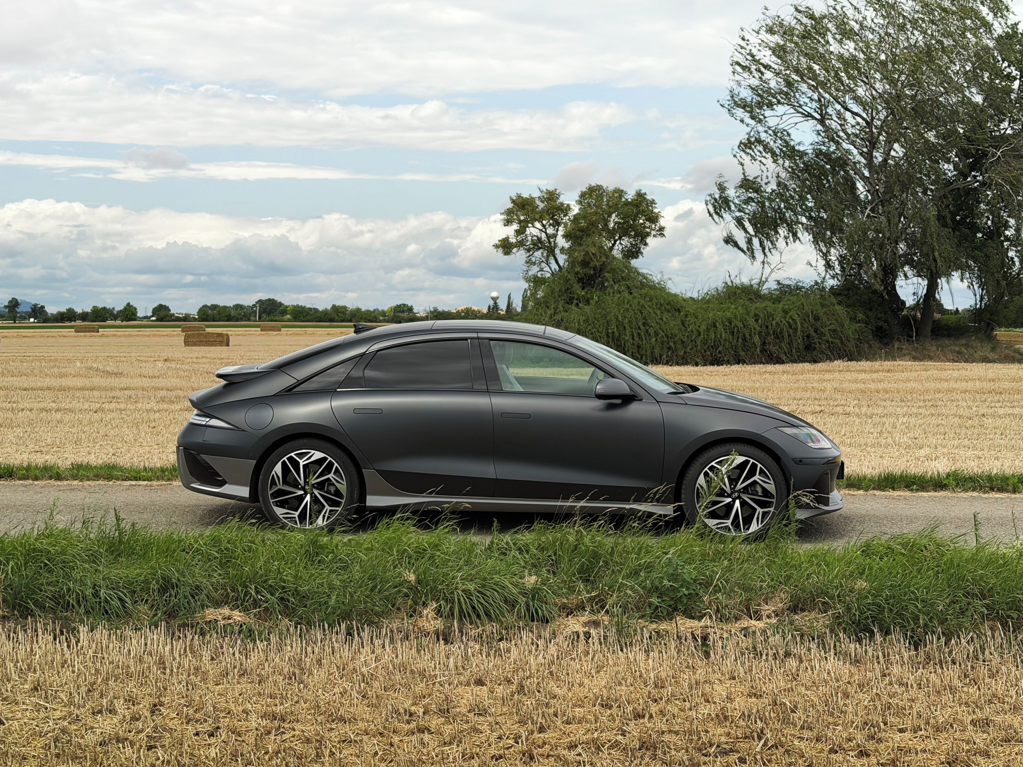 Hyundai Ioniq - fotka 5