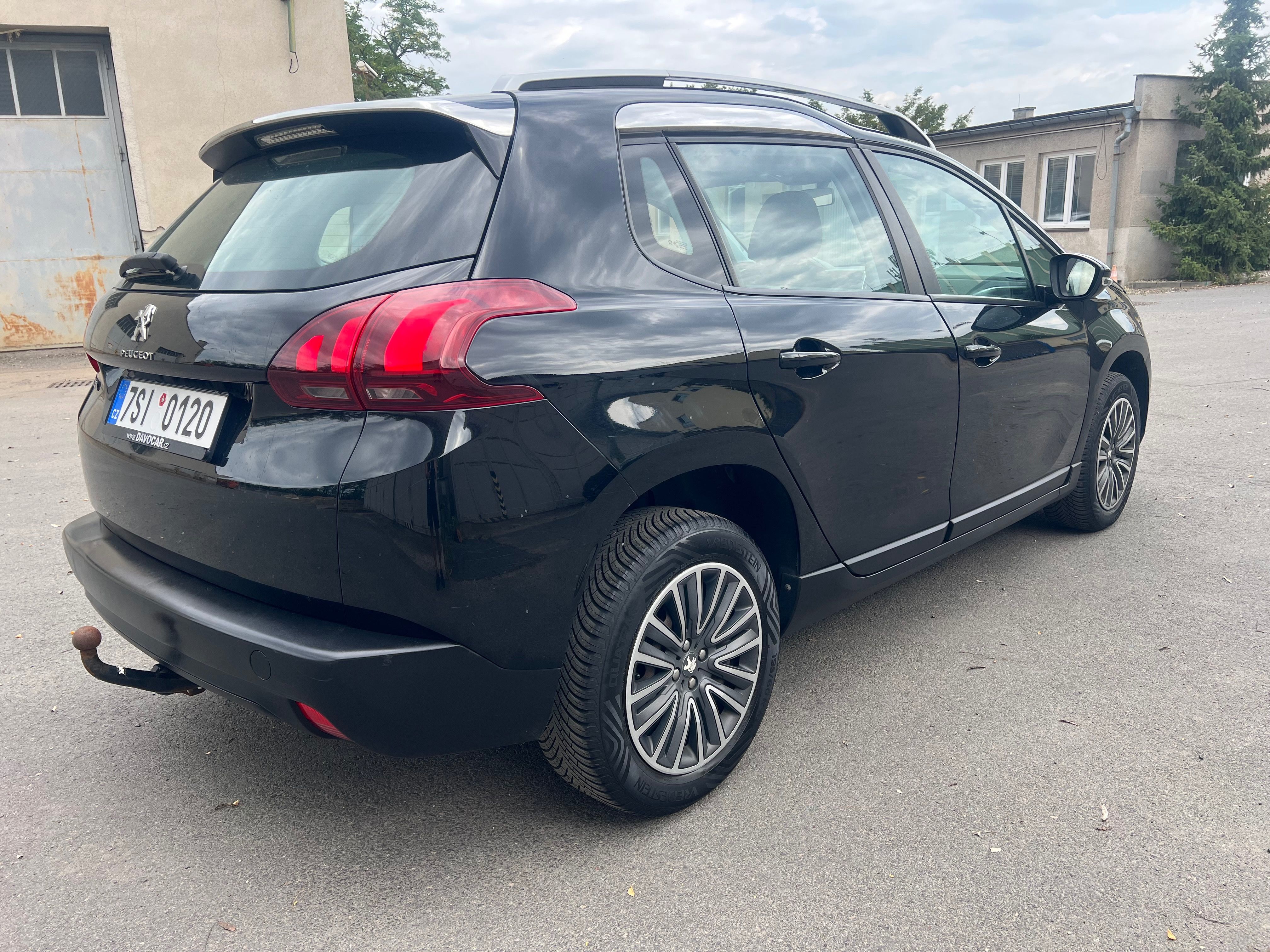 Peugeot 2008, Automat Navi tažné 81 kw - fotka 5