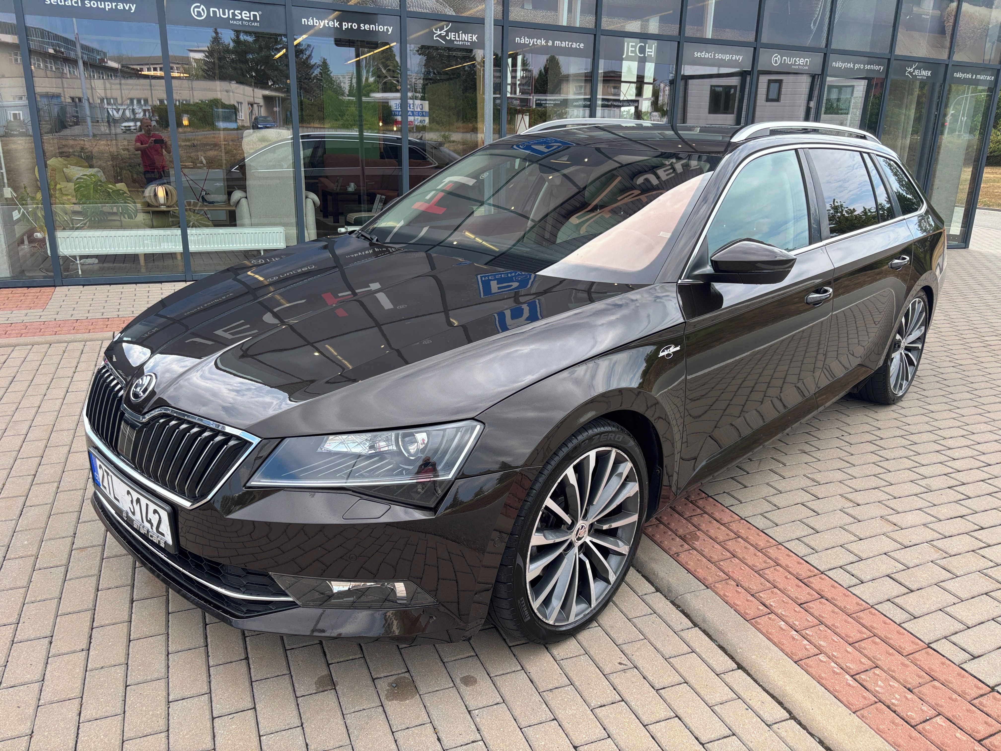 Škoda Superb, 2.0TDi 140kW L&K ČR 4x4 DSG - fotka 2
