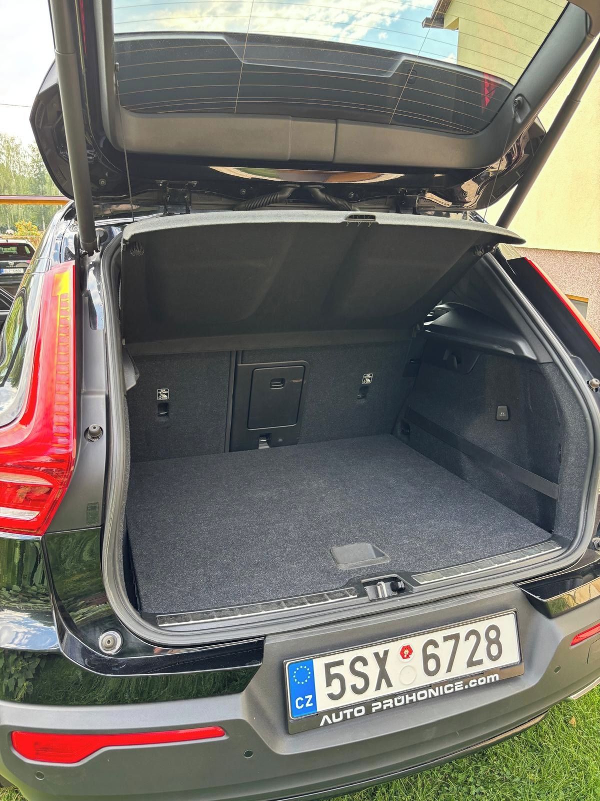 Volvo XC40, Volvo XC40 D4 AWD R-Design | 1 - fotka 6