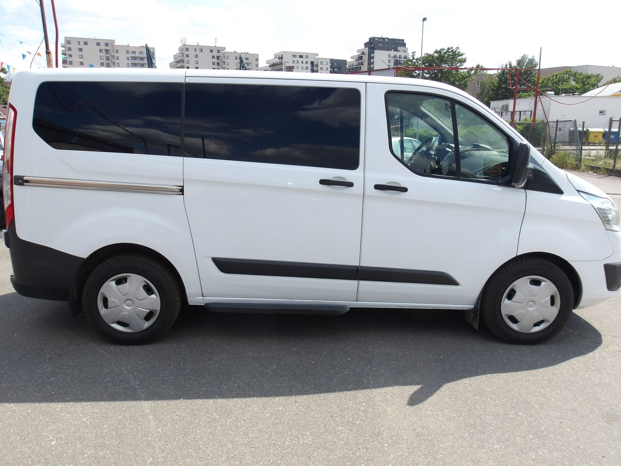 Ford Transit Custom, 2,2TDCi 8 MÍST PO ROZVODECH ! - fotka 4