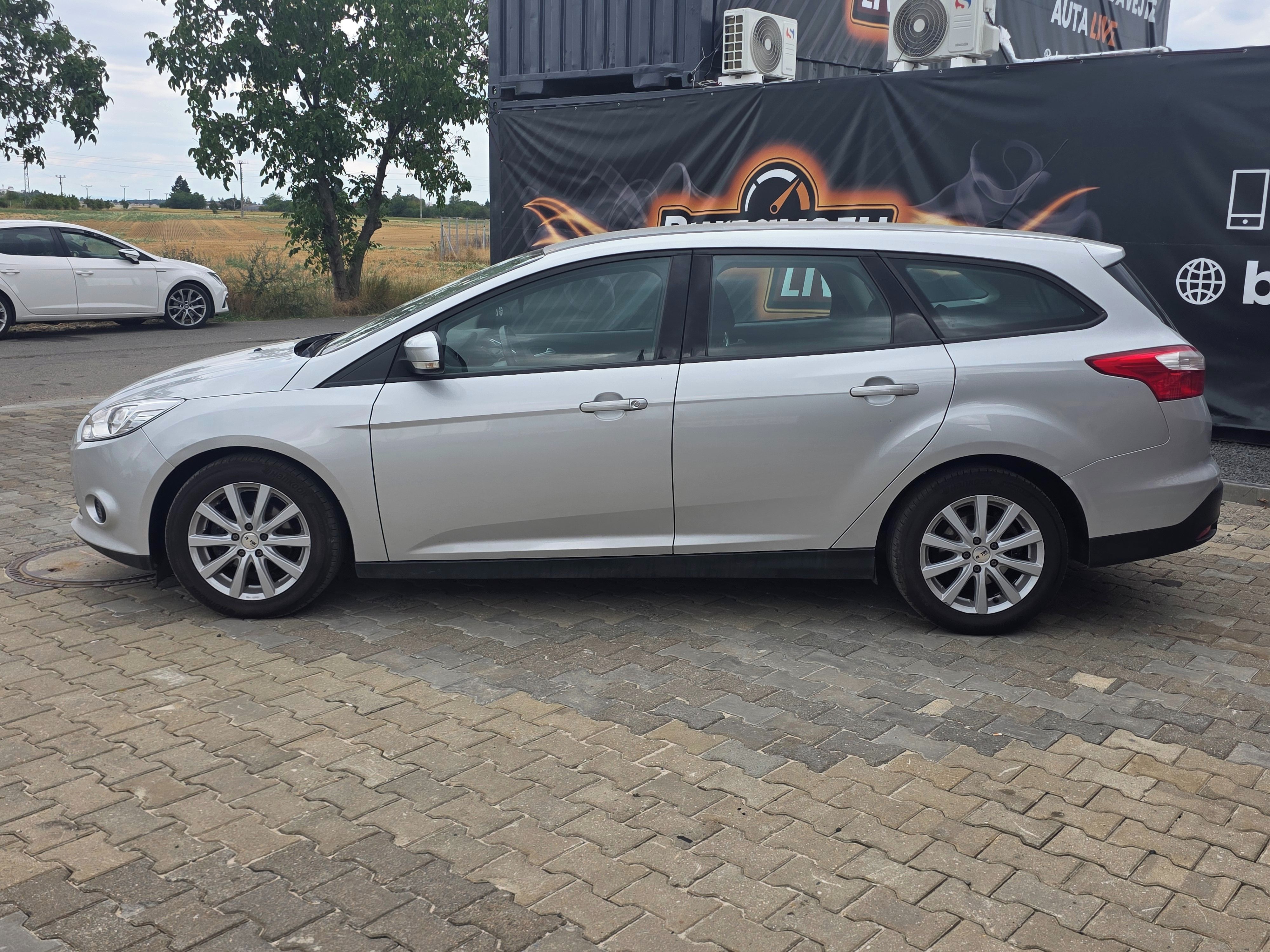 Ford Focus, 1.6 TDCi, krásný stav - fotka 5