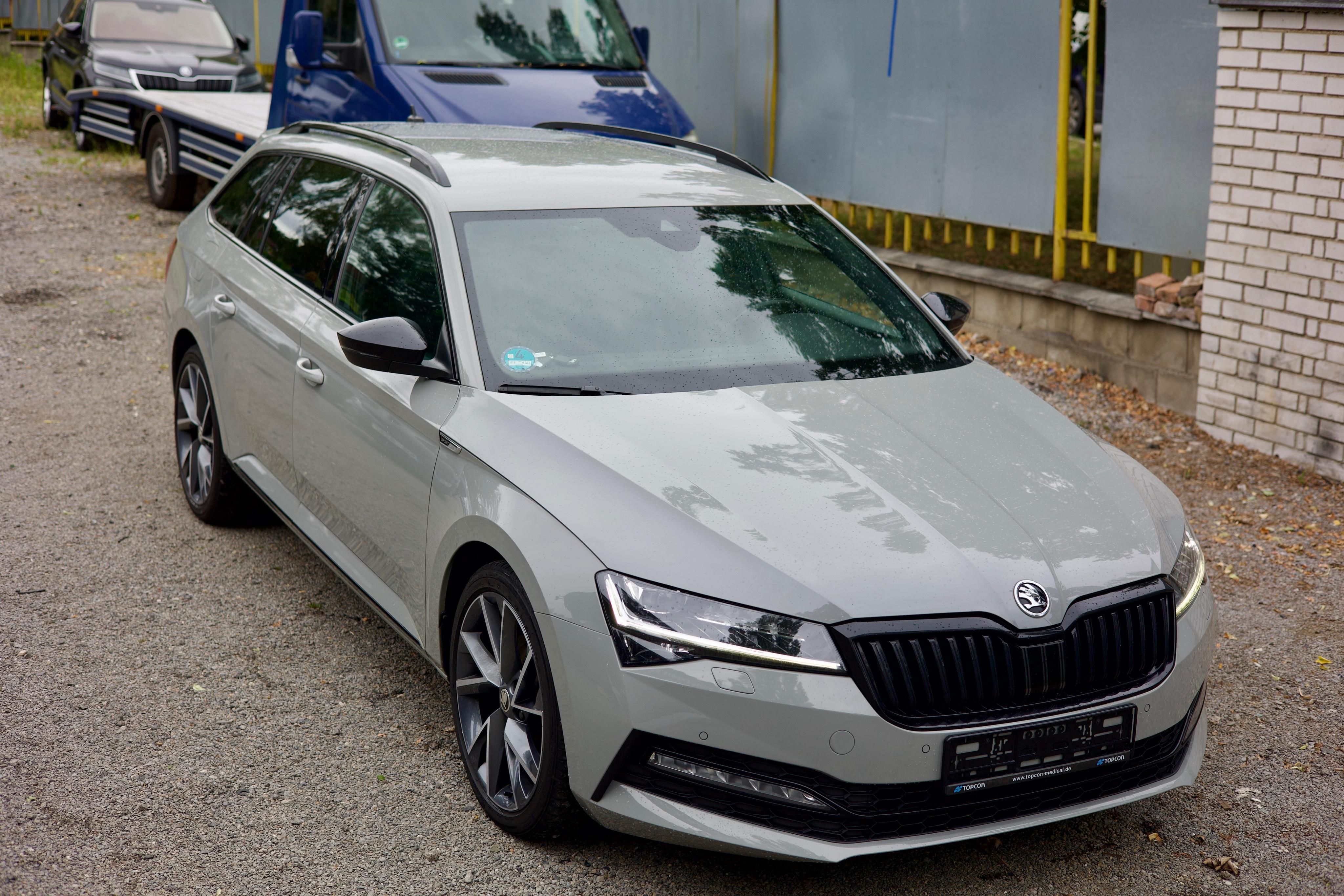 Škoda Superb, Škoda Superb Sportline 2023 - fotka 2