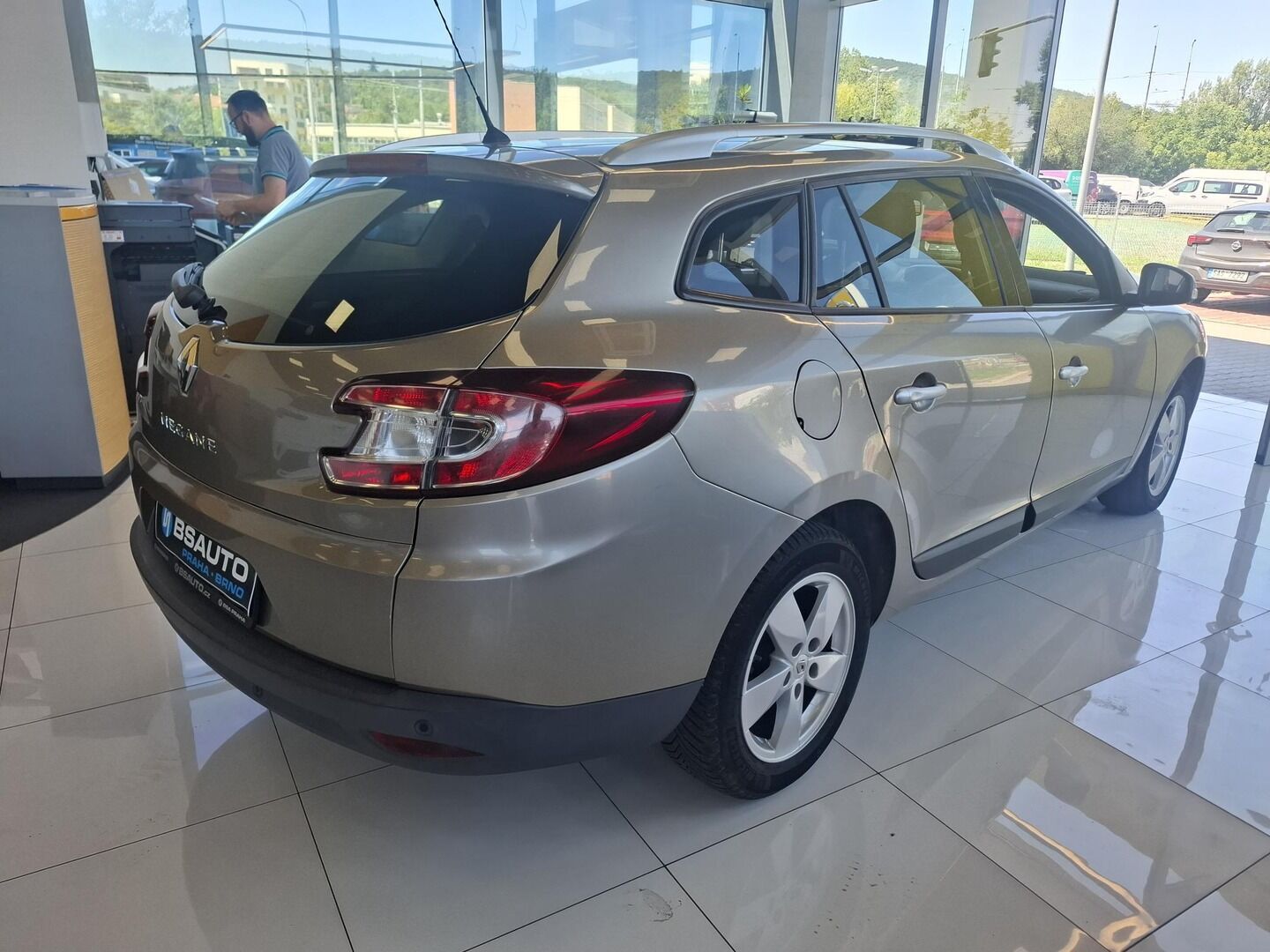 Renault Mégane, 1.6 16V 81KW 2012 - fotka 3