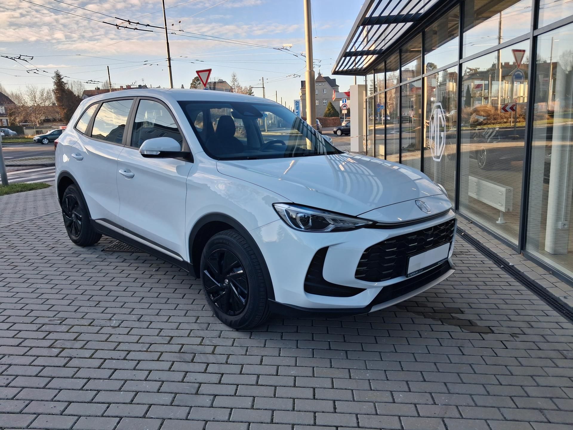 MG ZS, ESSENTIAL Hybrid+ 145kW 4AT - fotka 6