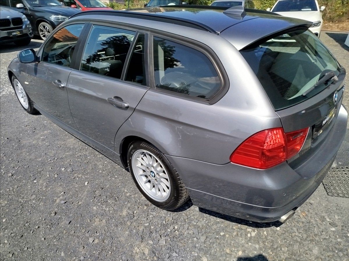 BMW Řada 3, 2,0 320i 125kW, NAVI, Automat - fotka 4