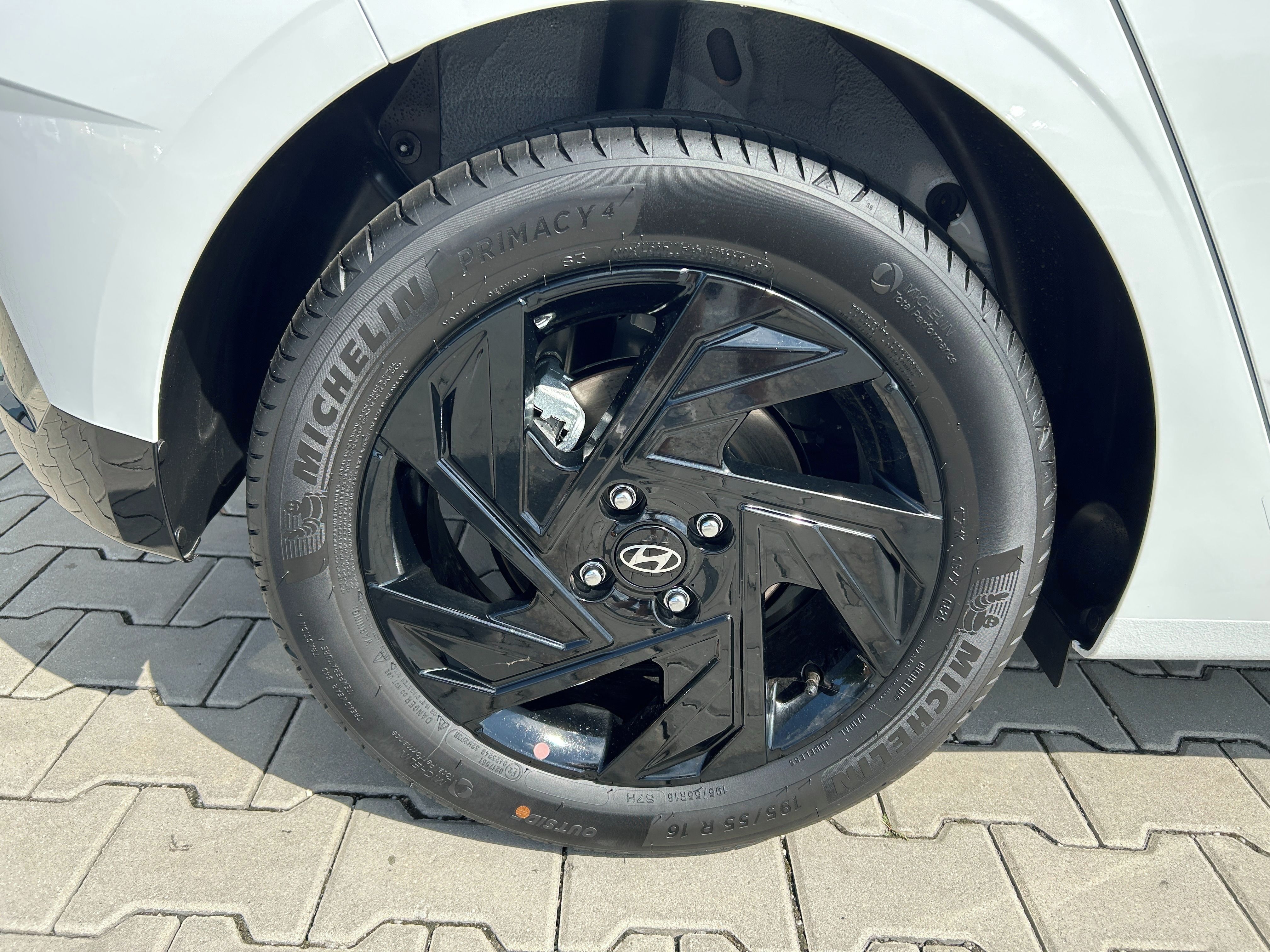 Hyundai i20, 26 1,0 T-GDI DCT GO PLUS! 66kW - fotka 4