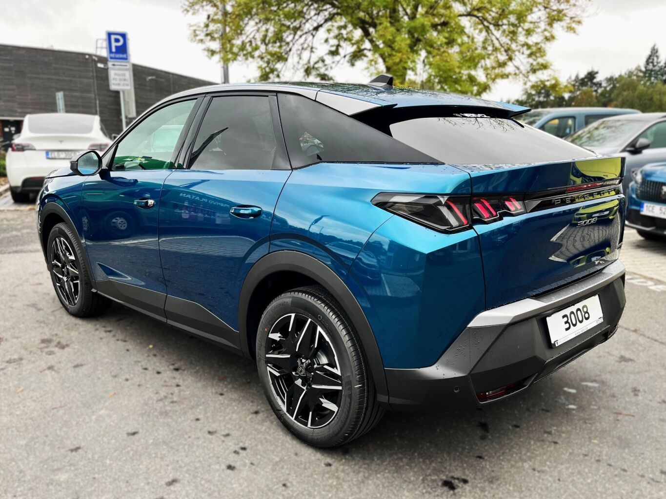 Peugeot 3008, 3008 BUSINESS Hybrid 145 e-DCS - fotka 3