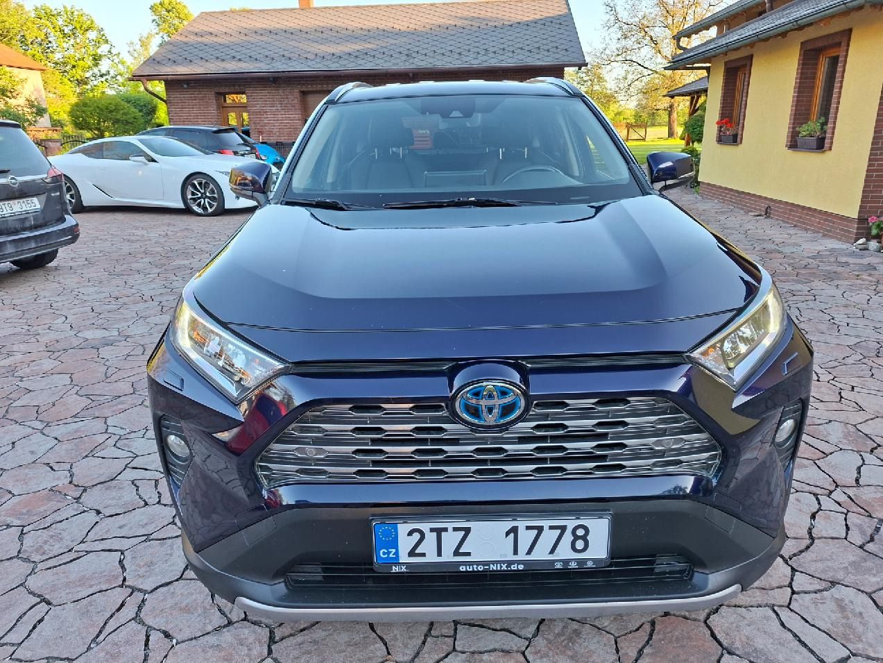 Toyota Rav4, 2.5 HYBRID 4X4  odpočet dph - fotka 2