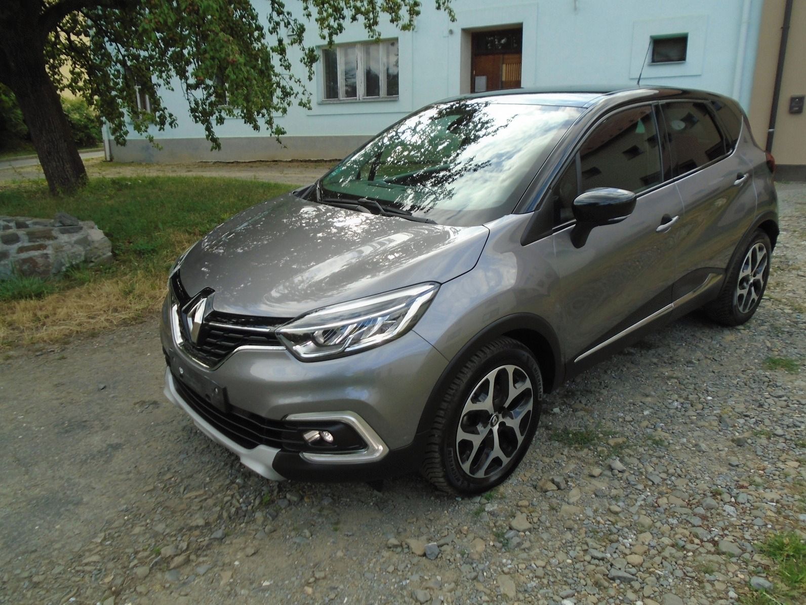 Renault Captur, 1.3i,96kw,44300km,navigace,TOP - fotka 2