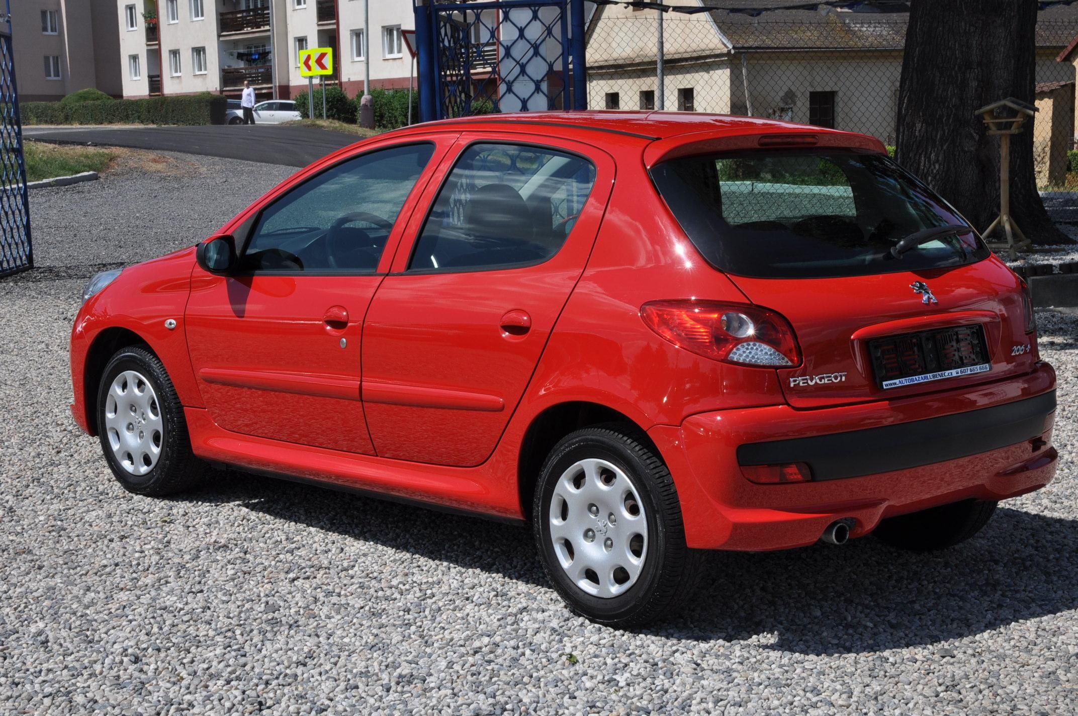 Peugeot 206, + 1.1i 44kW 5dv. Klima - fotka 4