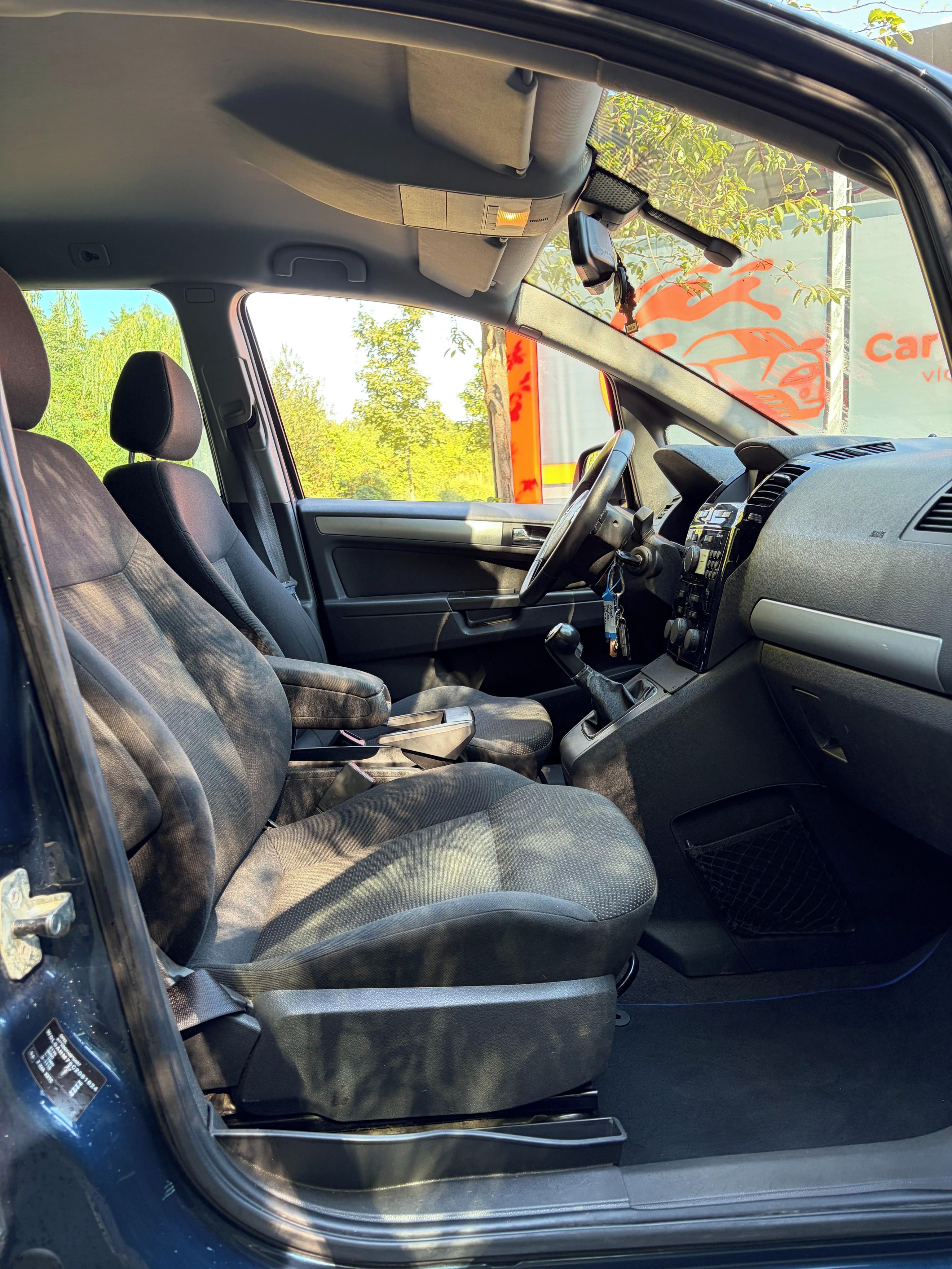 Opel Zafira, Opel Zafira B 1.7 CDTi 92 kW - fotka 5
