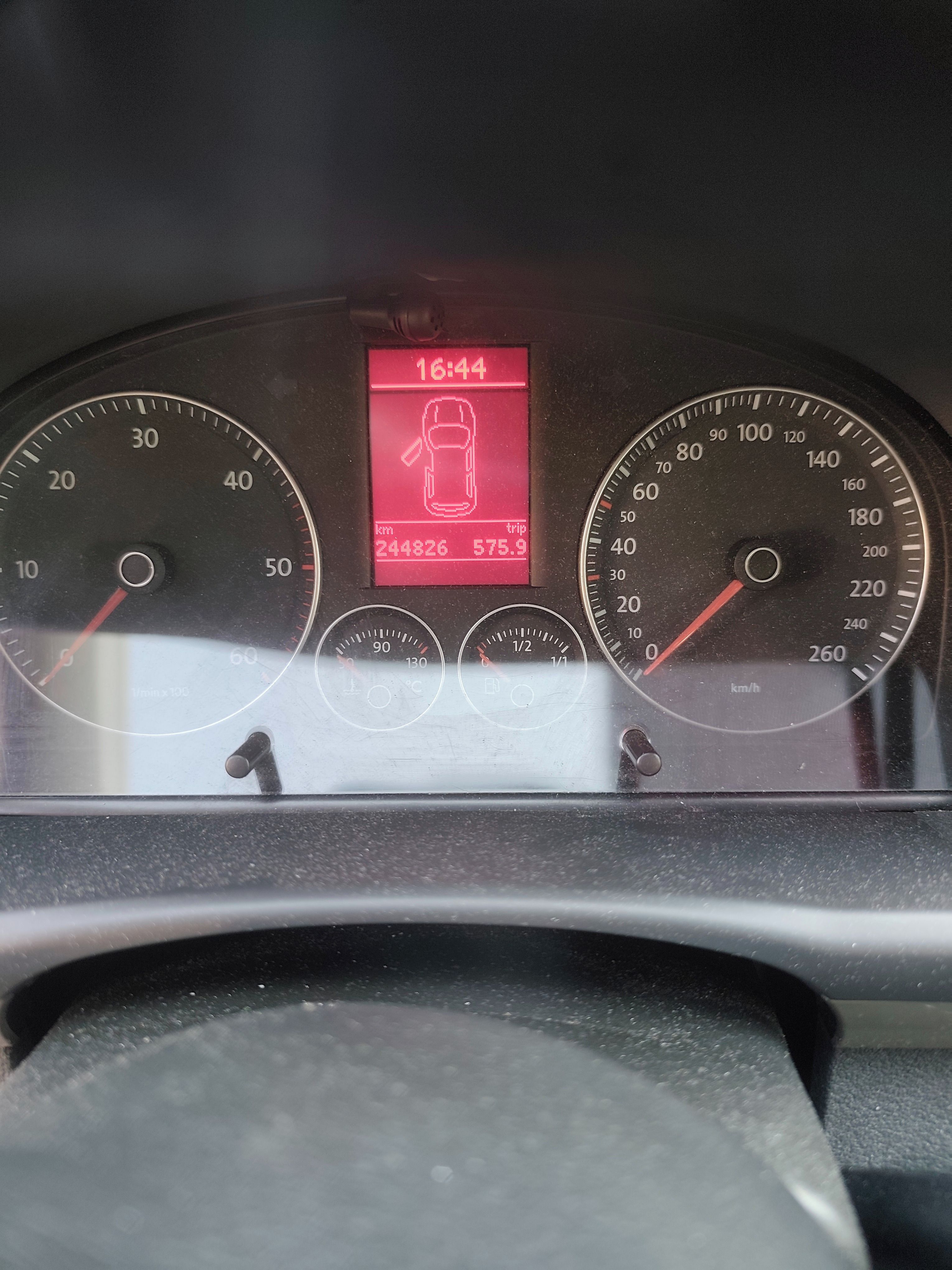 Volkswagen Touran, 1.9 TDi, nutná oprava - fotka 2