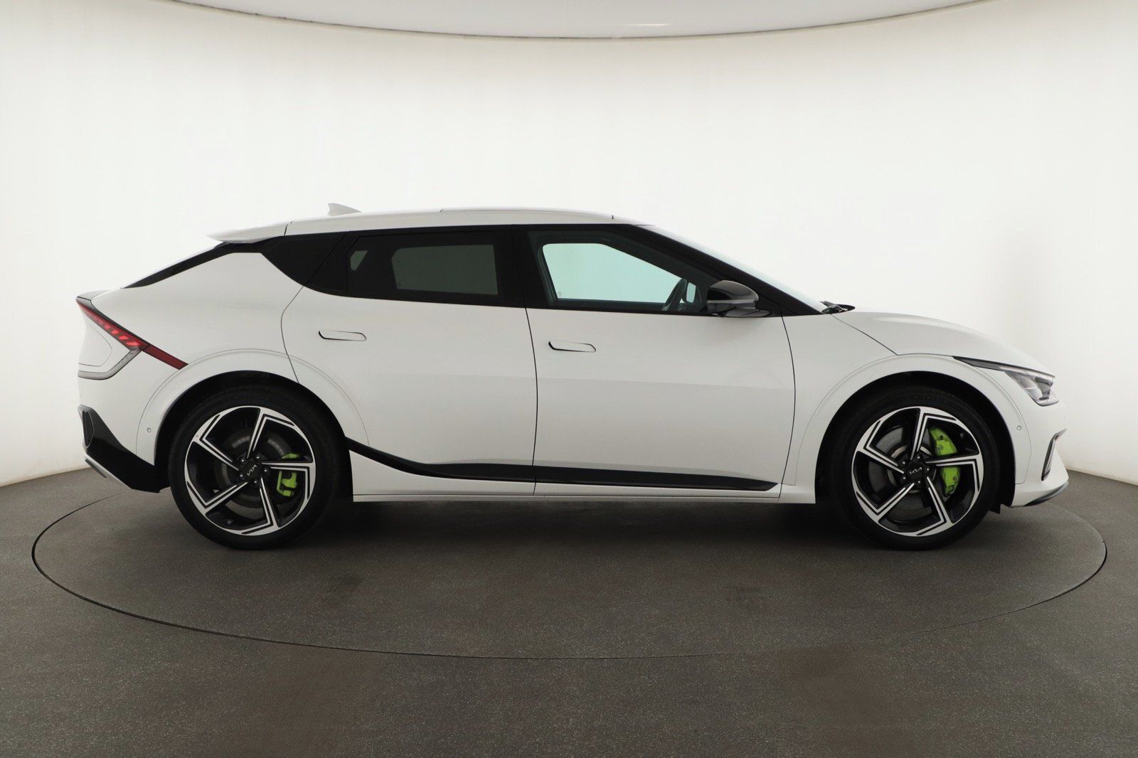 Kia EV6, GT AWD 77.4 kWh, SoH 99% - fotka 6