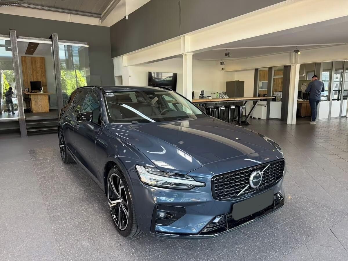 Volvo V60, B4 2.0 Plus Dark*Kůže*Kamera* - fotka 3