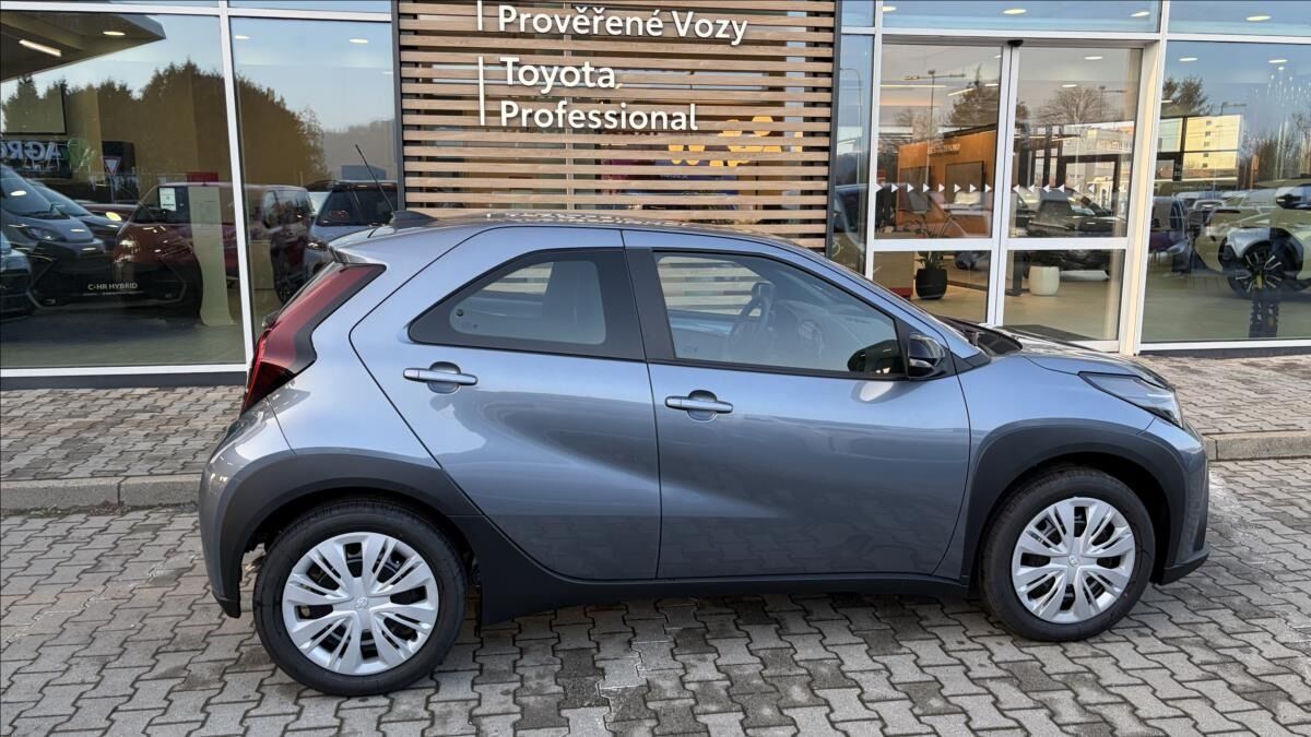 Toyota Aygo, 1,5 Active - fotka 6