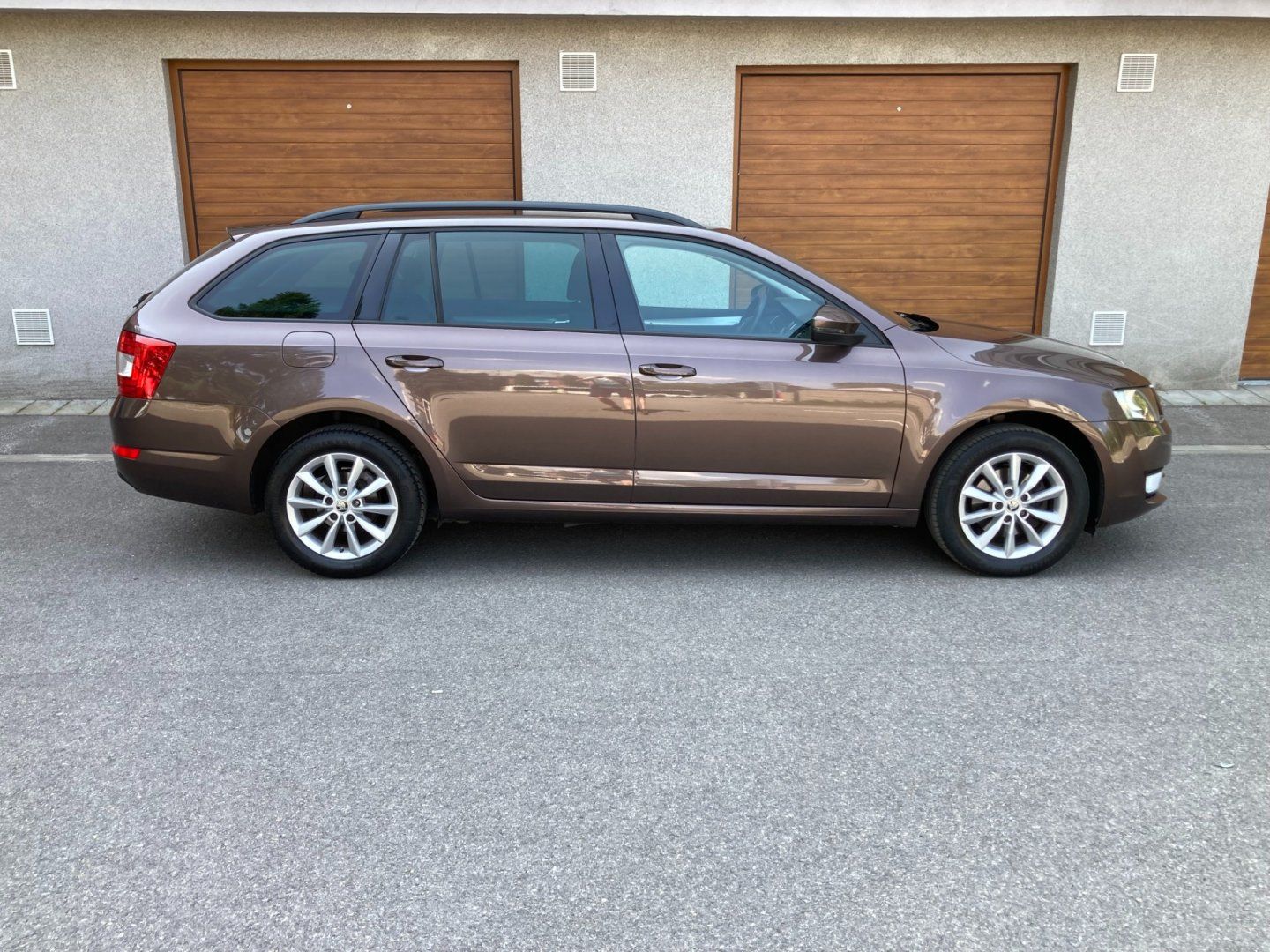 Škoda Octavia, 1.4 TSi 103kW, digi klima,senz - fotka 2