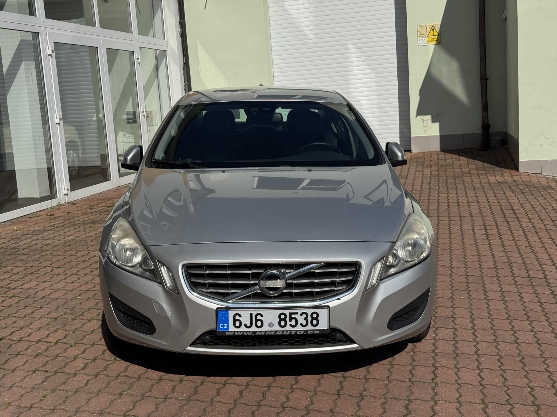 Volvo S60, D3 - fotka 3