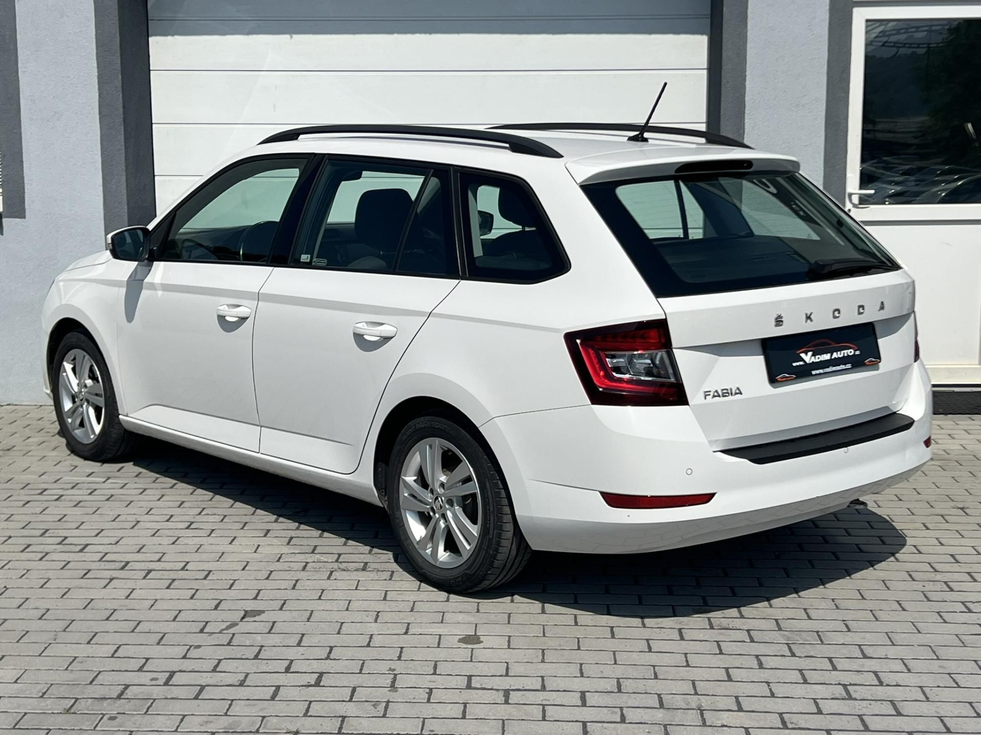 Škoda Fabia, 1.0 TSI 70KW STYLE ČR 1MAJITEL - fotka 3