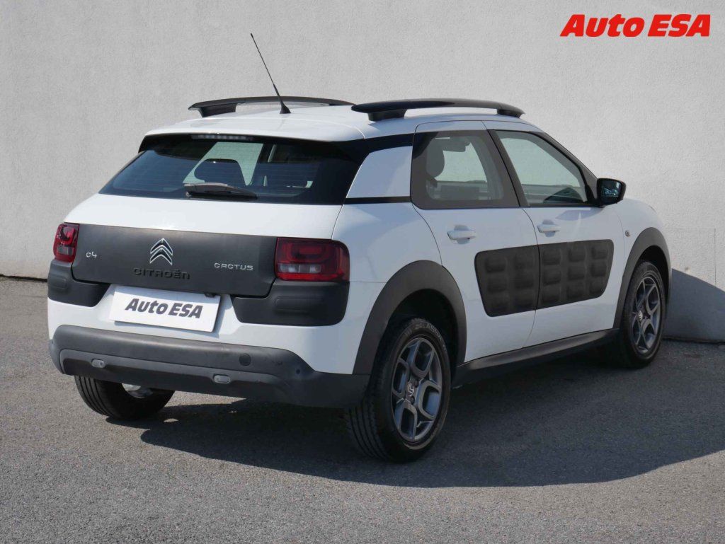 Citroën C4 Cactus, 1.2,1.maj,ČR,autoAC,temp - fotka 6