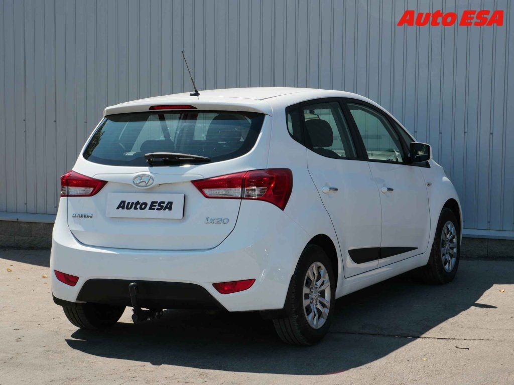 Hyundai ix20, 1.6i,ČR,AT - fotka 4