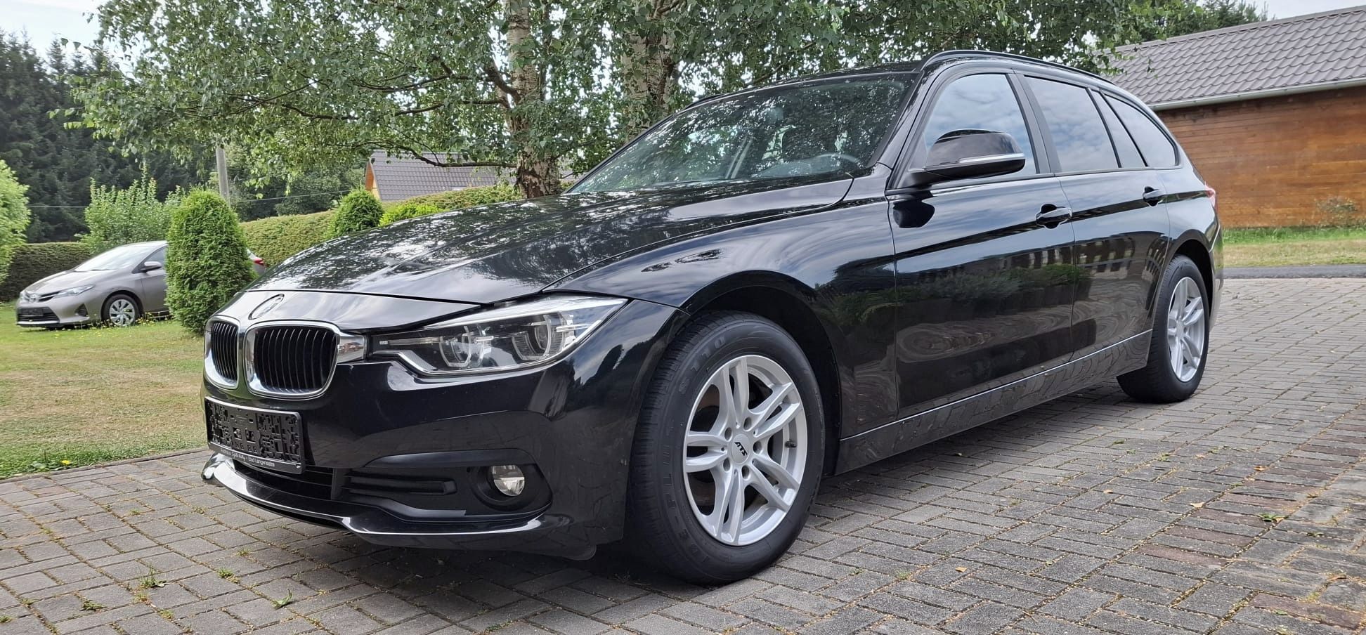 BMW Řada 3, 318d, 110kw, 228000km - fotka 5