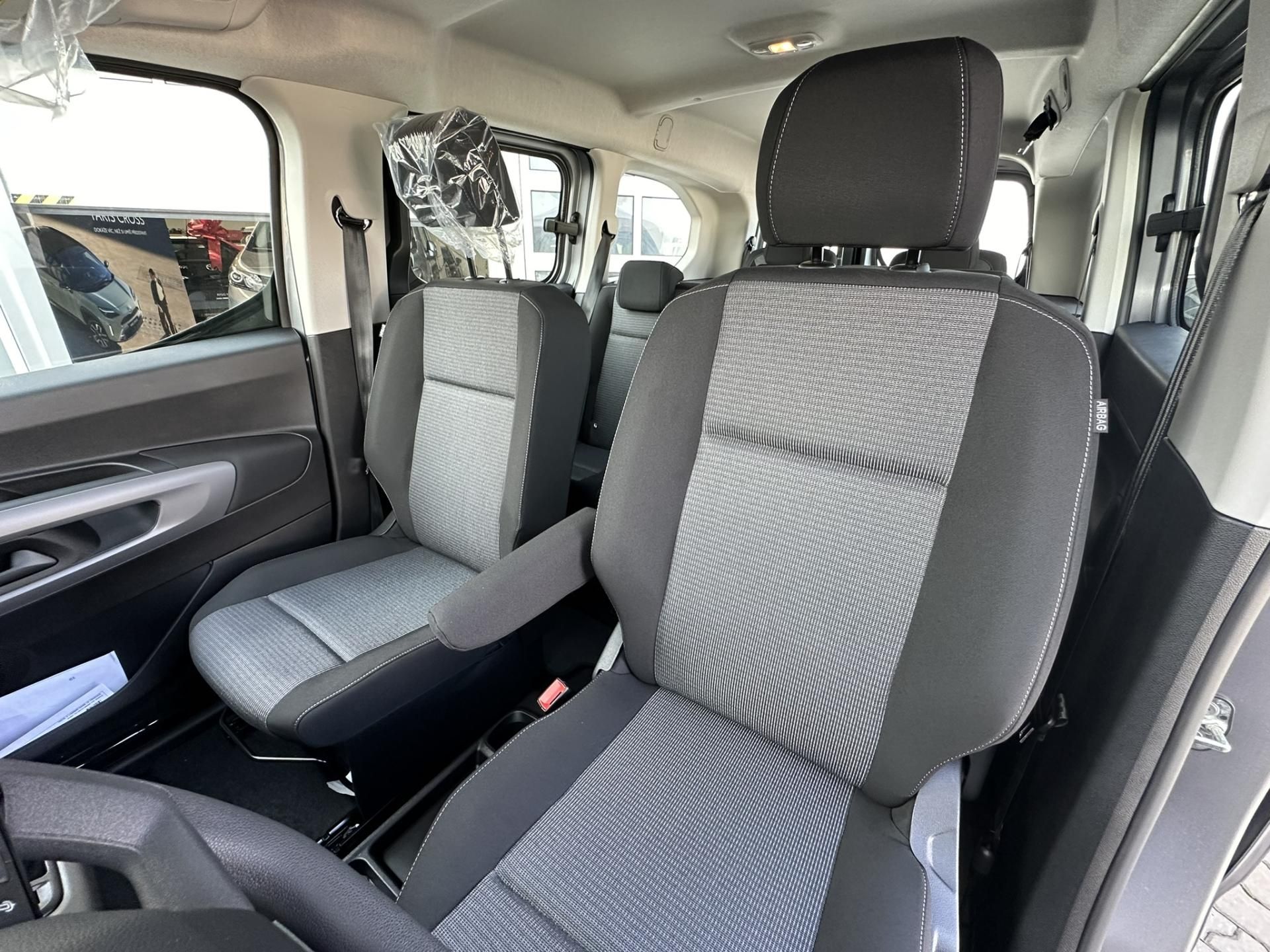 Toyota Proace City Verso, 1.5D-8A/T - LONG 7S BUSINESS - fotka 5